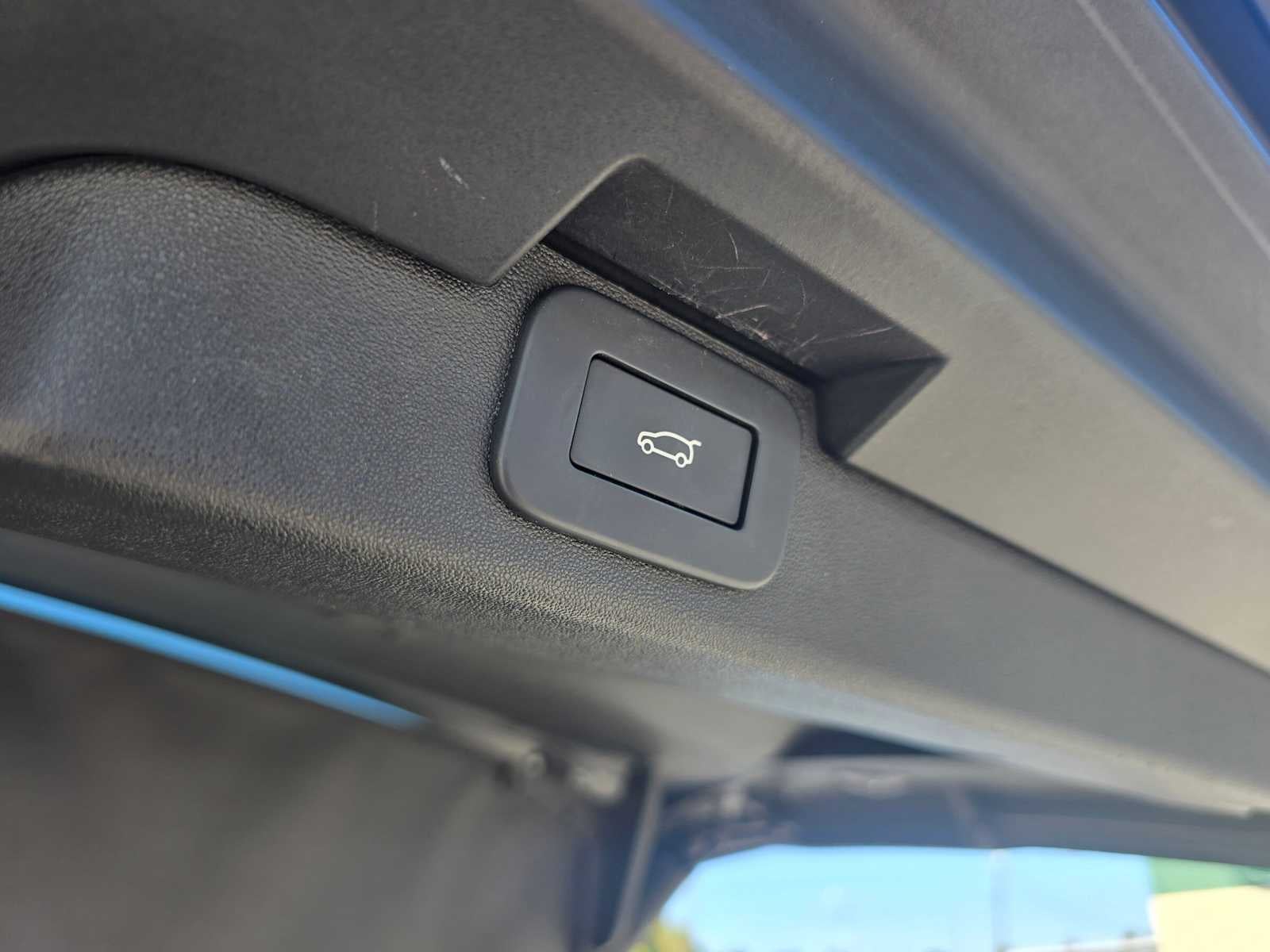 2023 Land Rover Discovery S