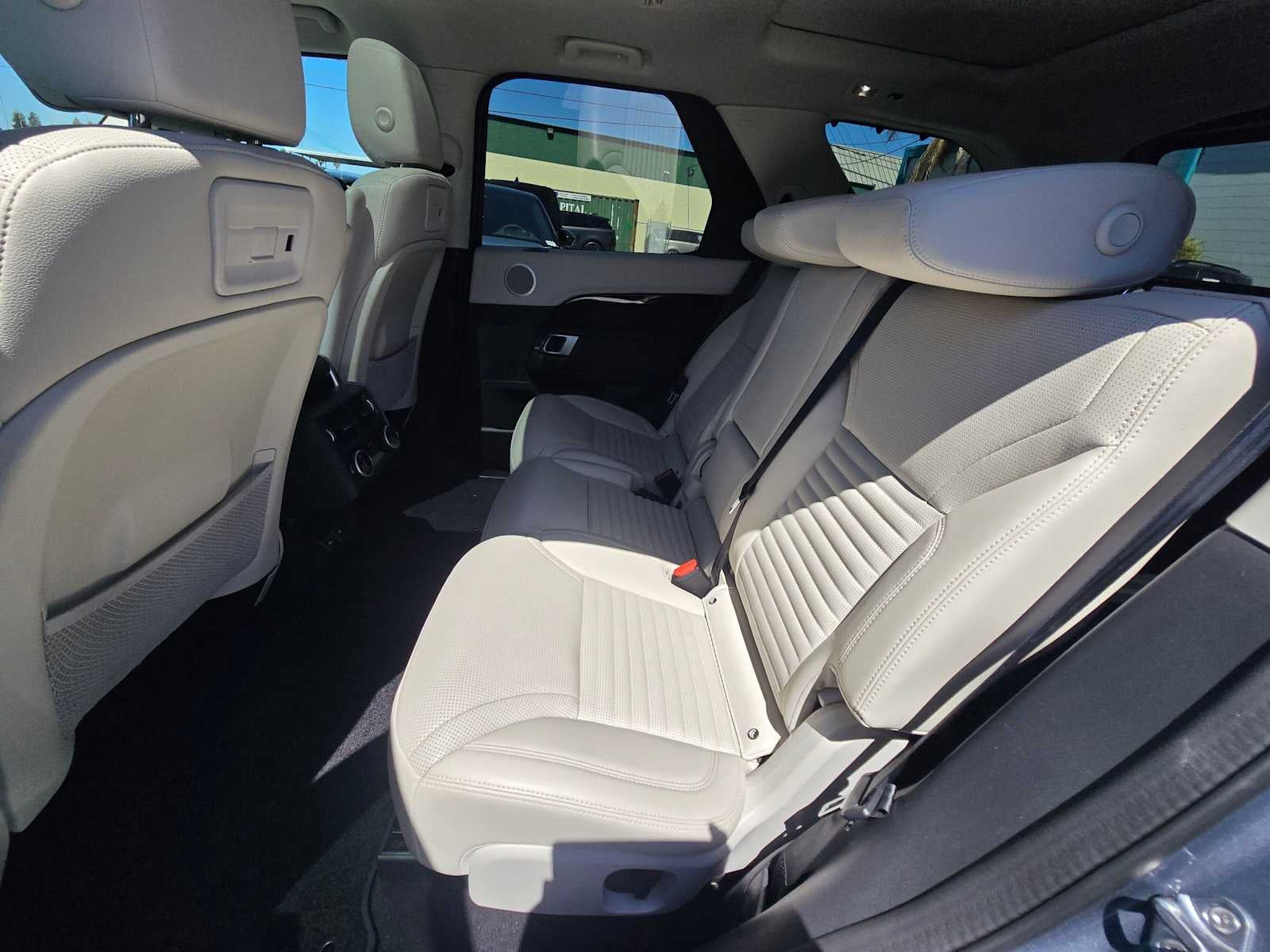2023 Land Rover Discovery S