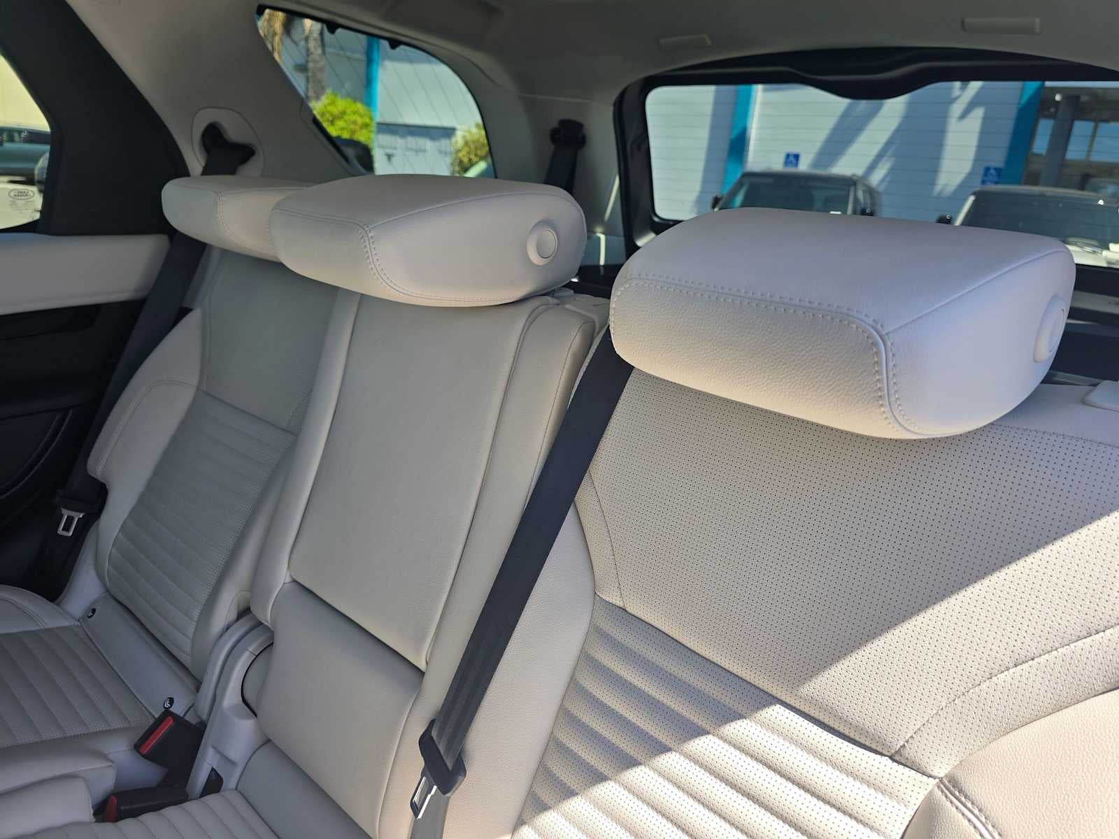 2023 Land Rover Discovery S