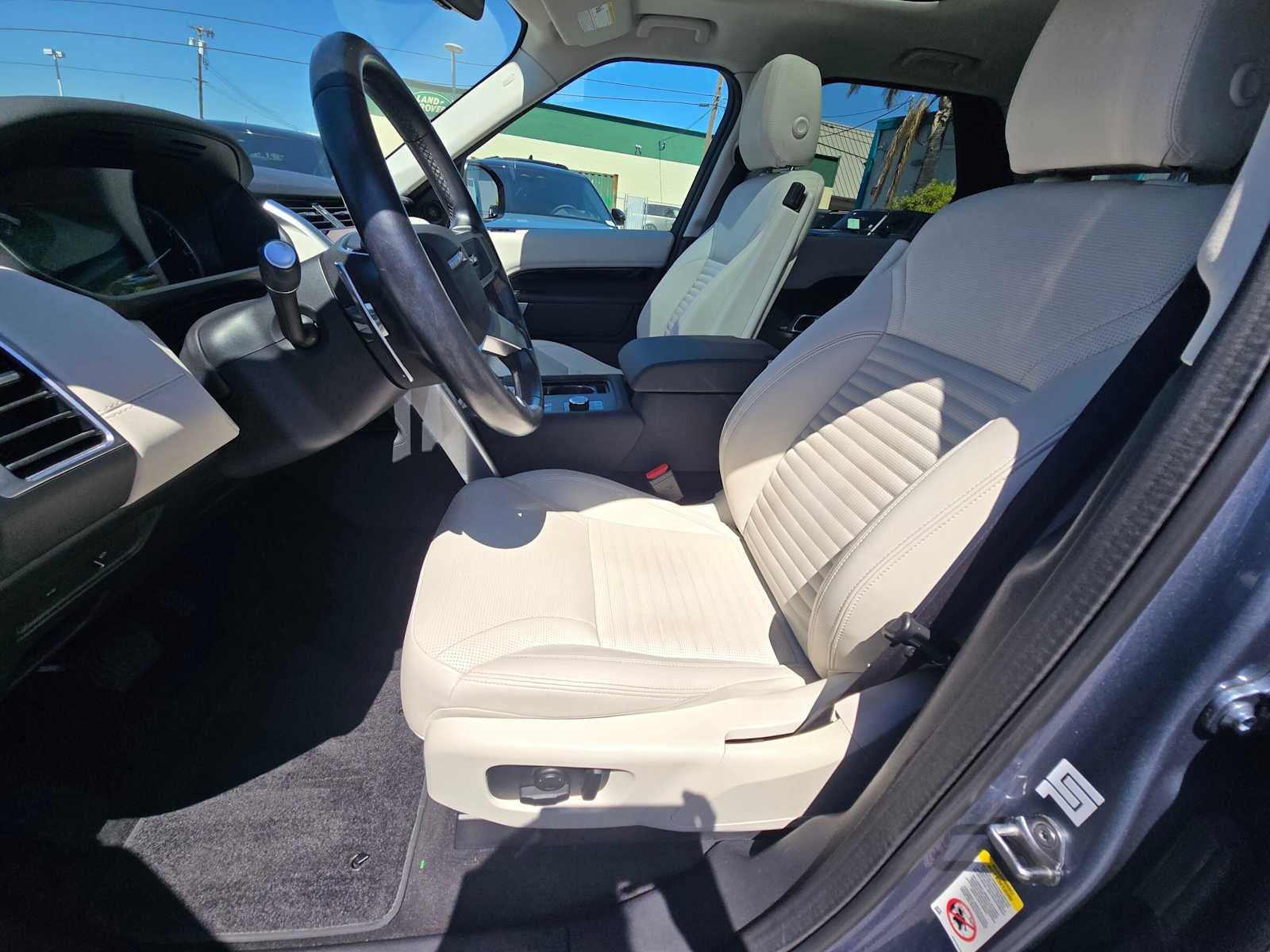 2023 Land Rover Discovery S