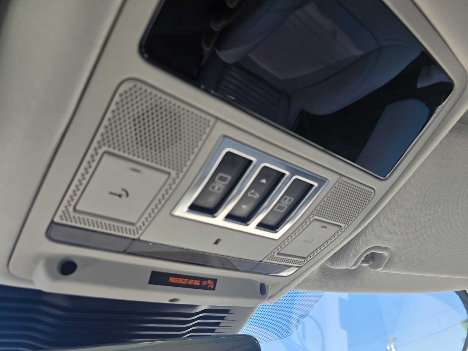 2023 Land Rover Discovery S