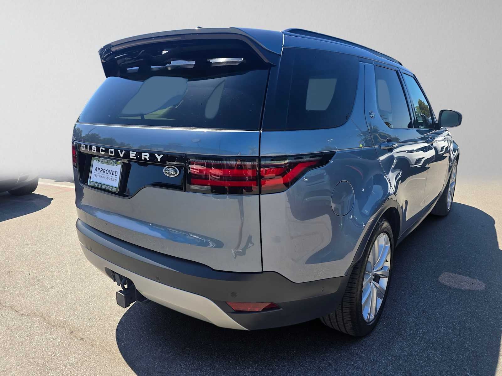 2023 Land Rover Discovery S