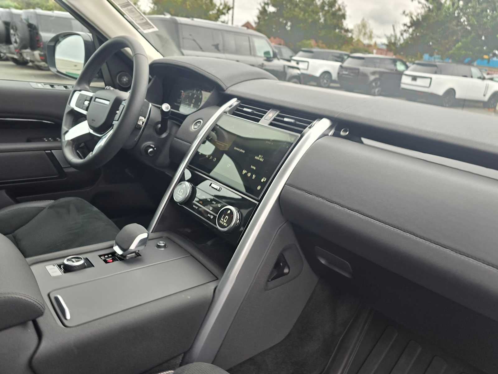 2024 Land Rover Discovery S