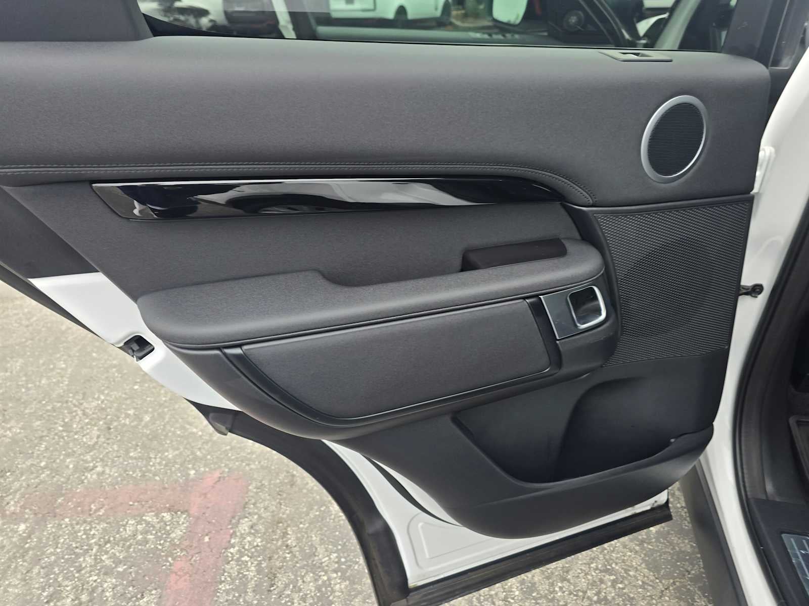 2024 Land Rover Discovery S