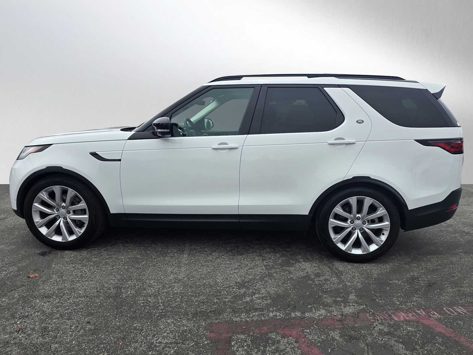 2024 Land Rover Discovery S