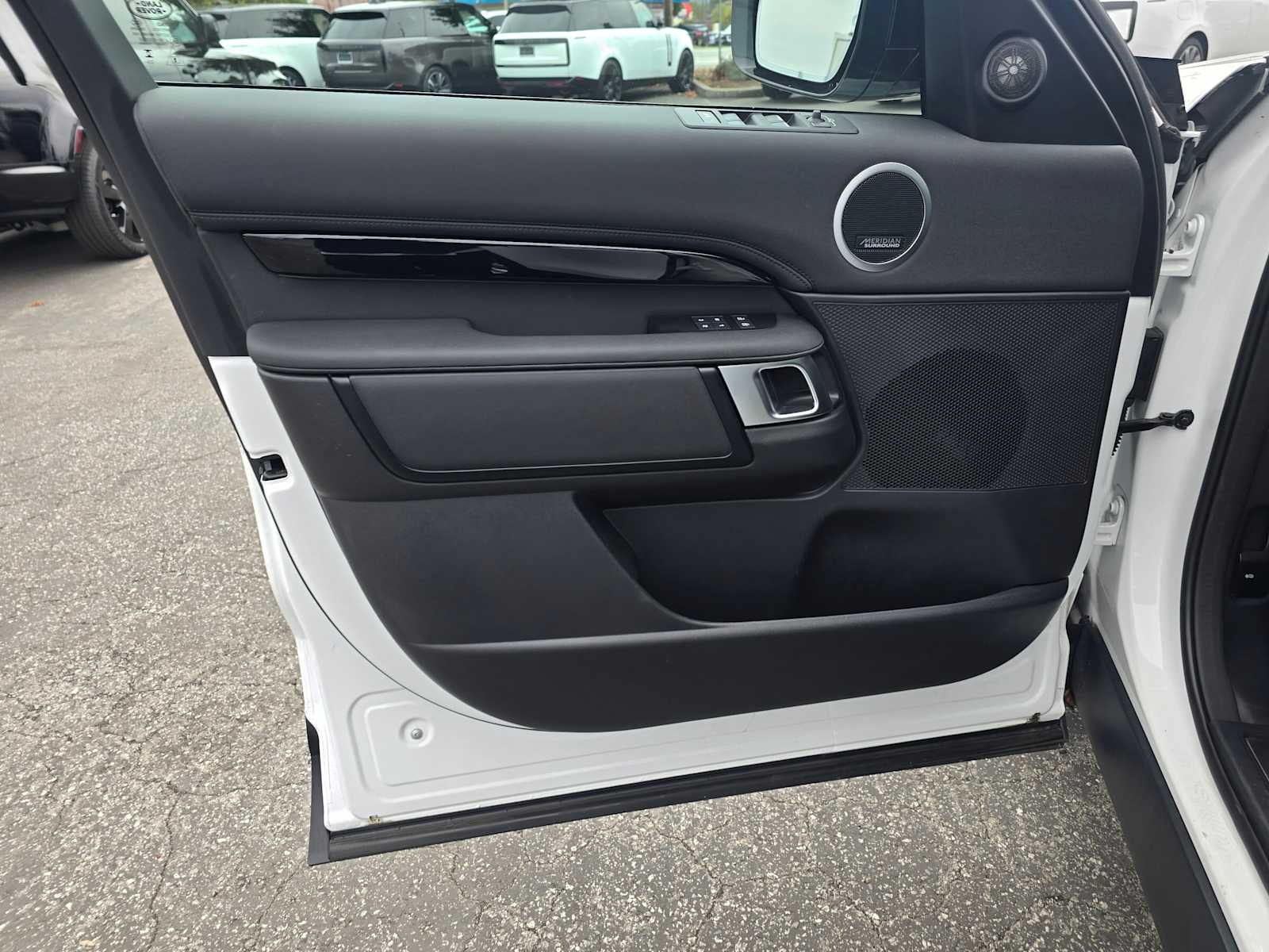 2024 Land Rover Discovery S