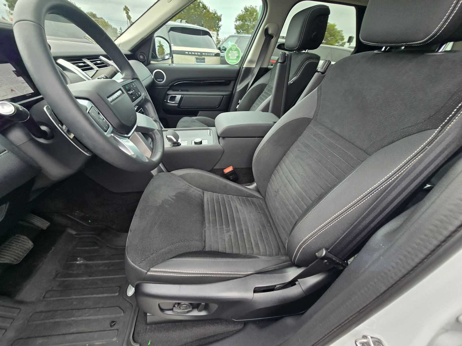 2024 Land Rover Discovery S