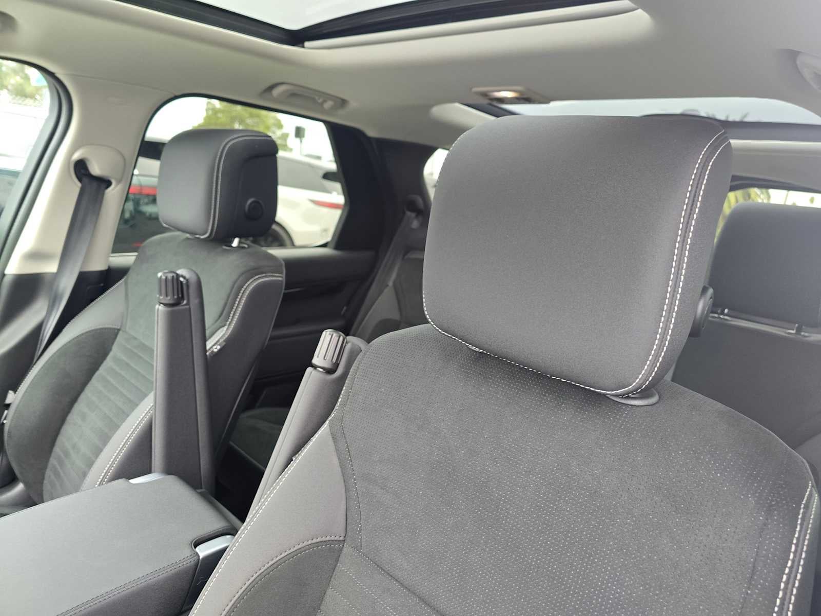 2024 Land Rover Discovery S