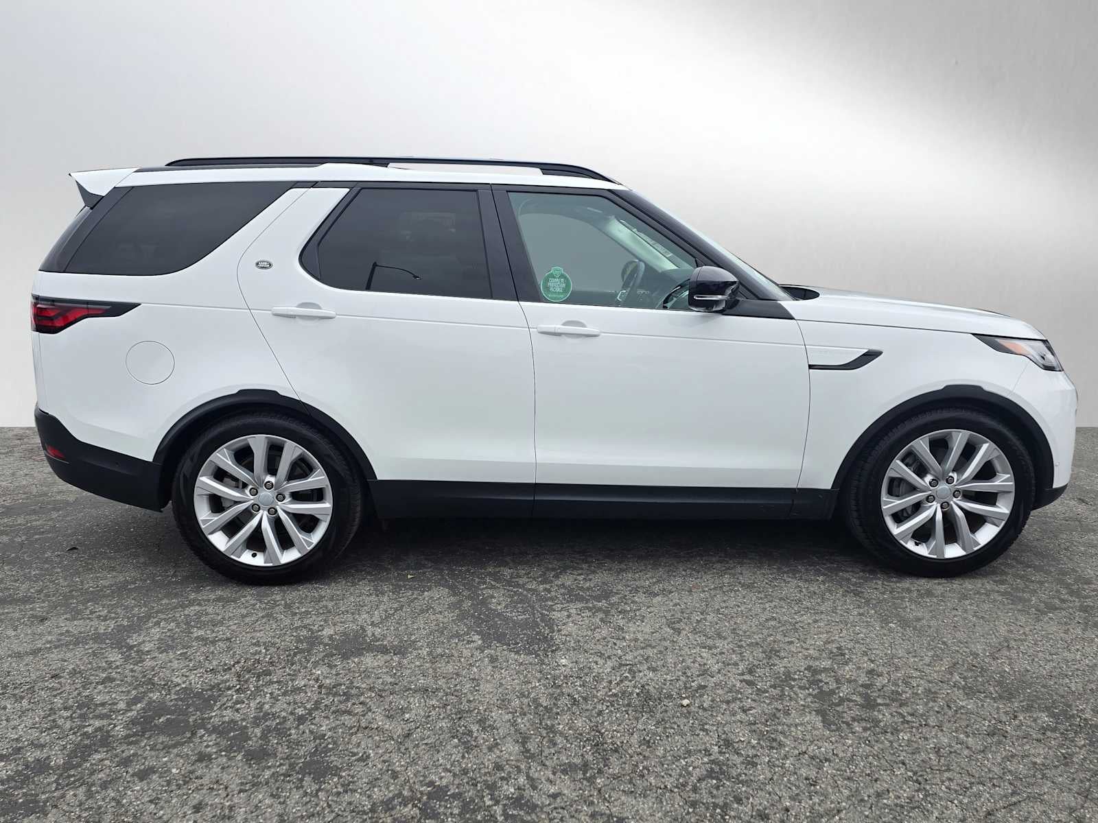 2024 Land Rover Discovery S
