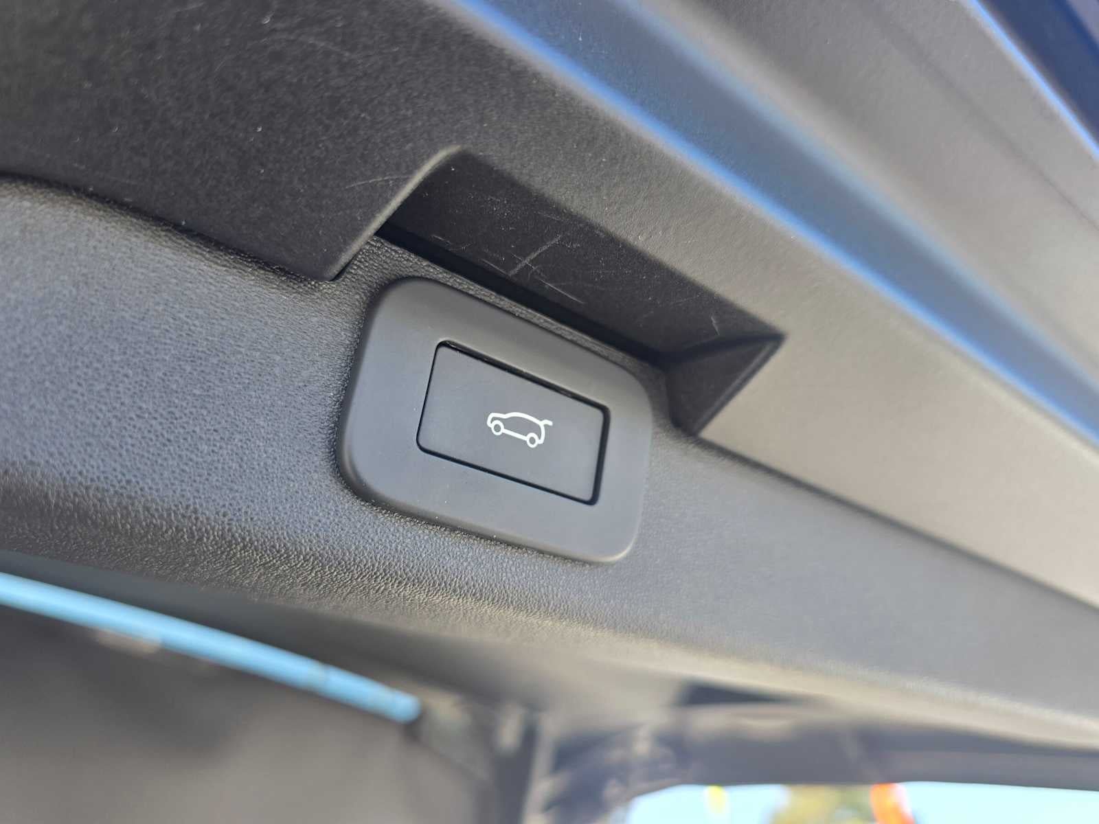 2025 Land Rover Discovery S