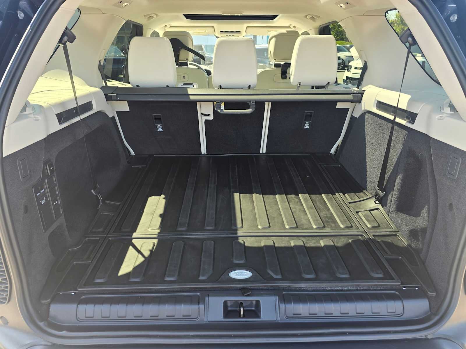 2025 Land Rover Discovery S