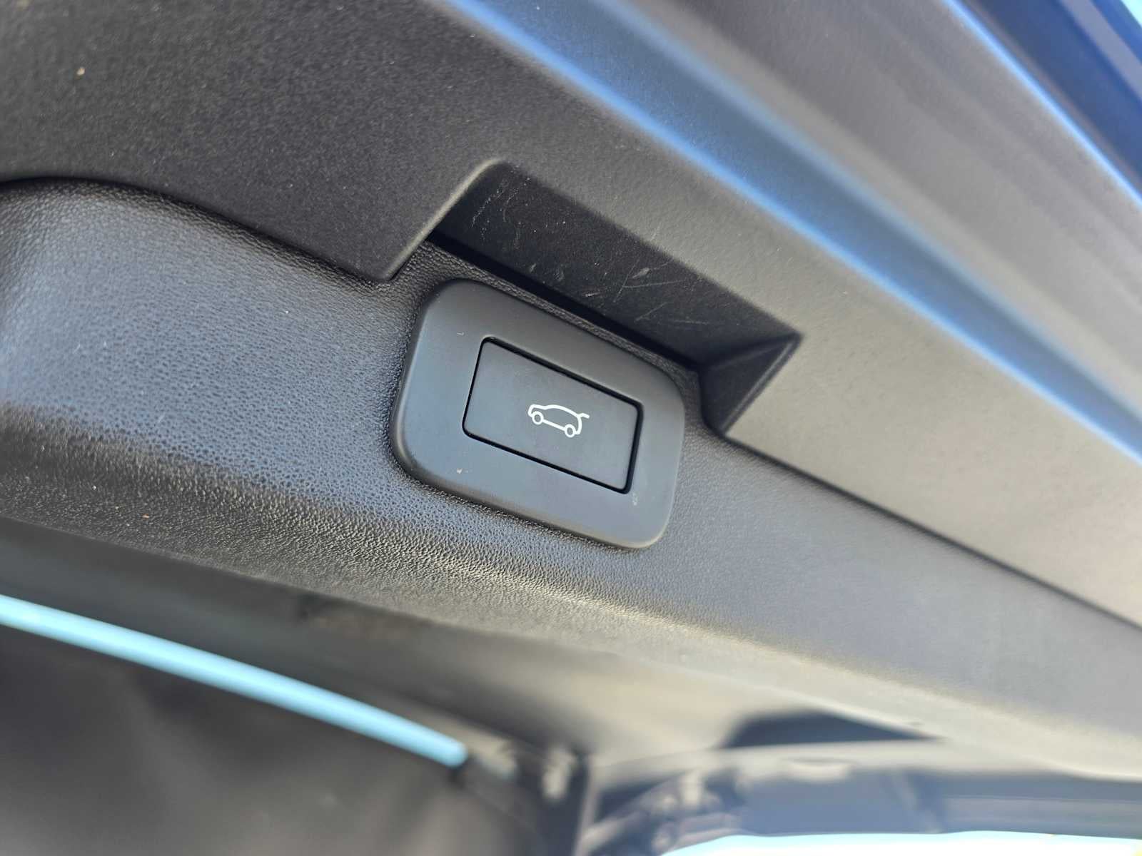 2025 Land Rover Discovery S