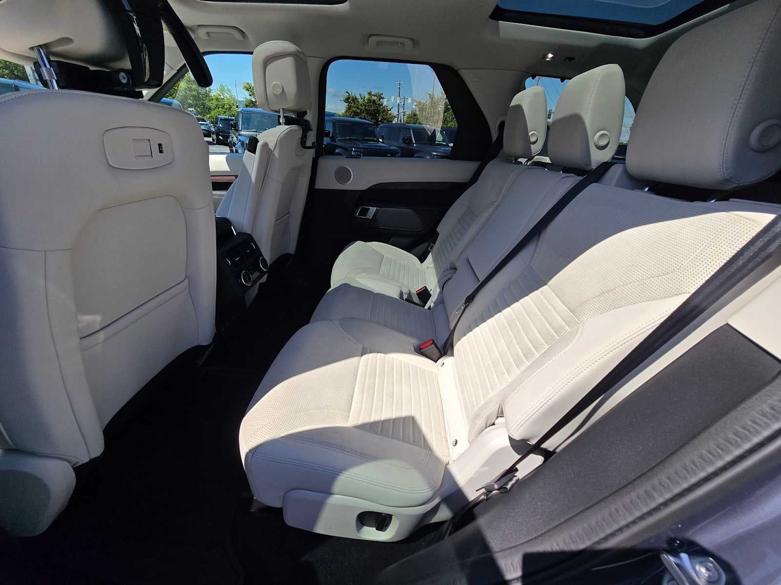 2025 Land Rover Discovery S