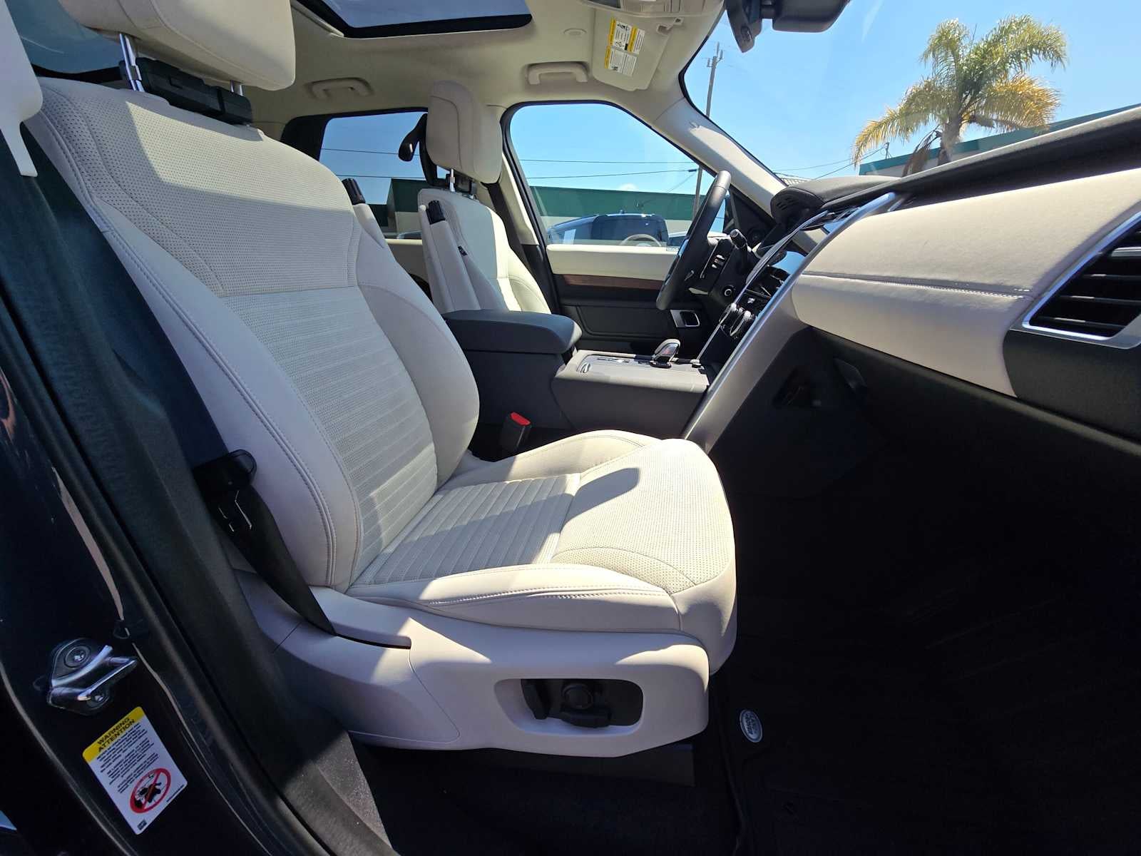 2025 Land Rover Discovery S