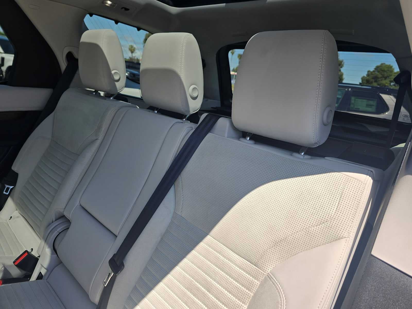 2025 Land Rover Discovery S