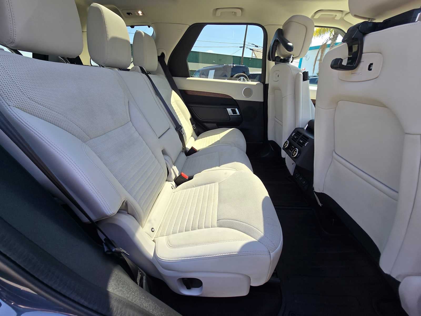 2025 Land Rover Discovery S