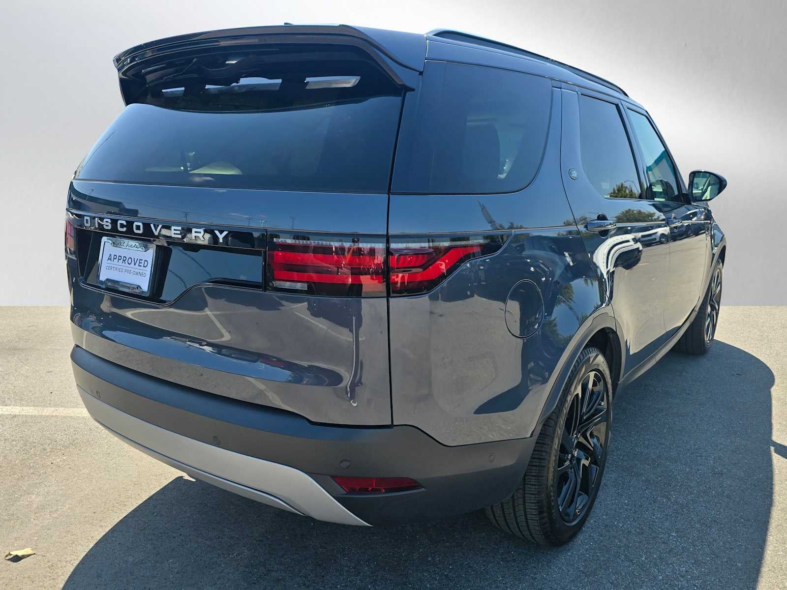 2025 Land Rover Discovery S