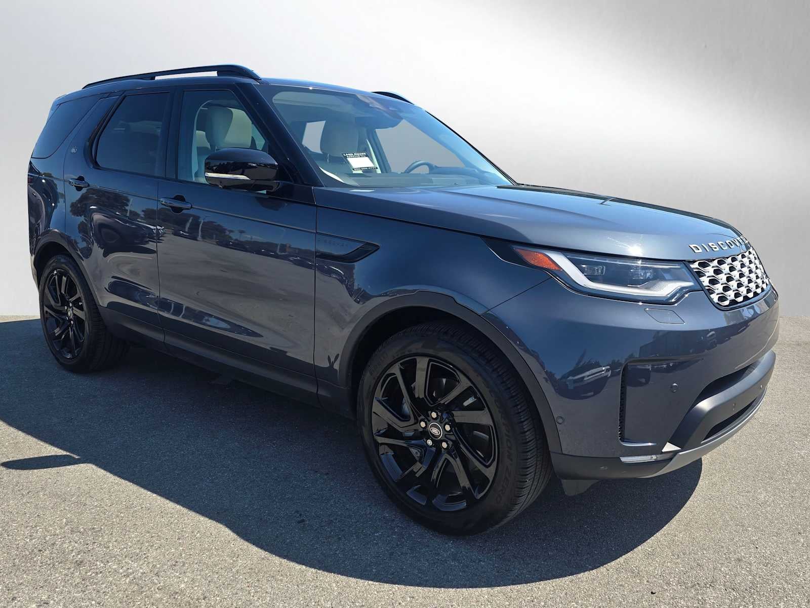 2025 Land Rover Discovery S