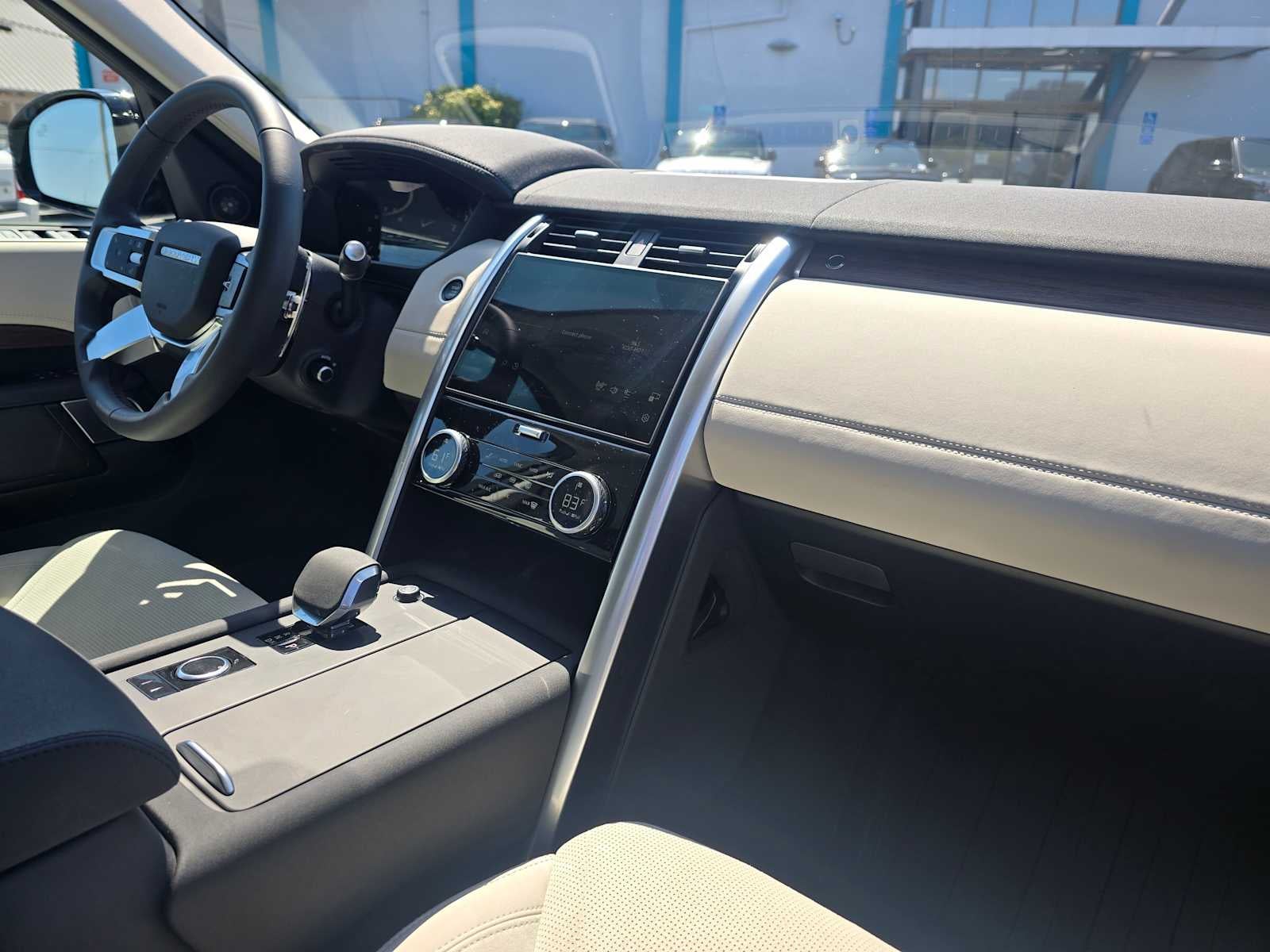 2025 Land Rover Discovery S