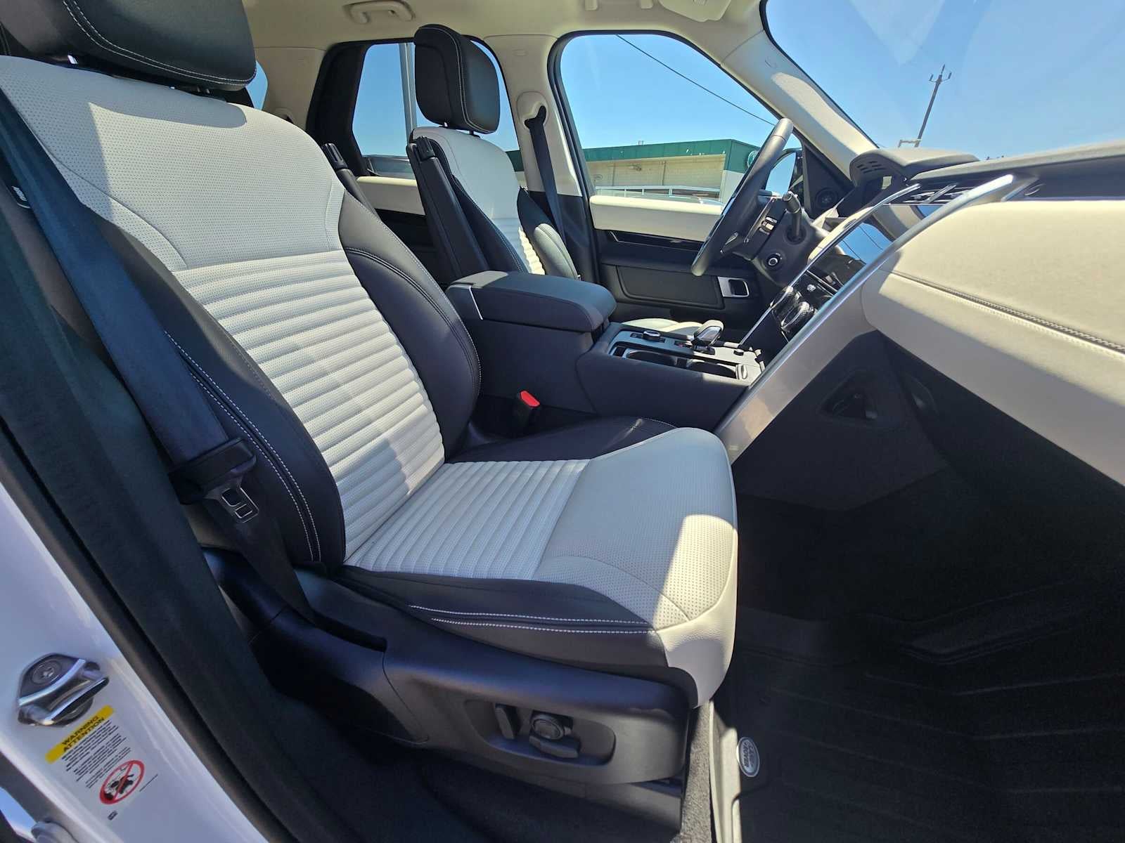 2025 Land Rover Discovery S