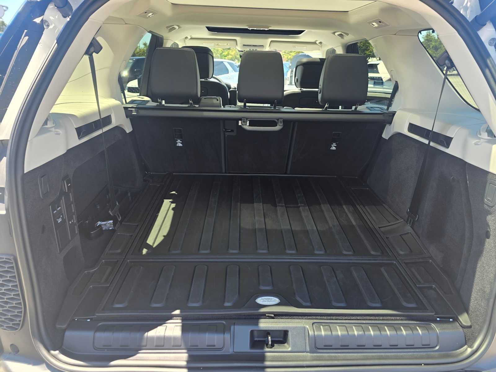 2025 Land Rover Discovery S