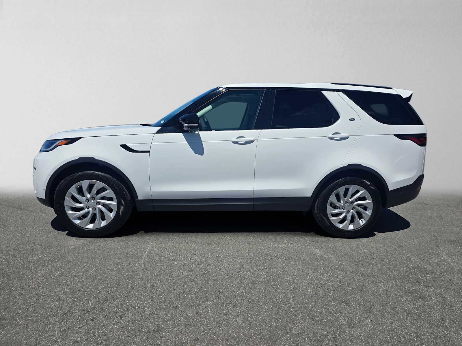 2025 Land Rover Discovery S
