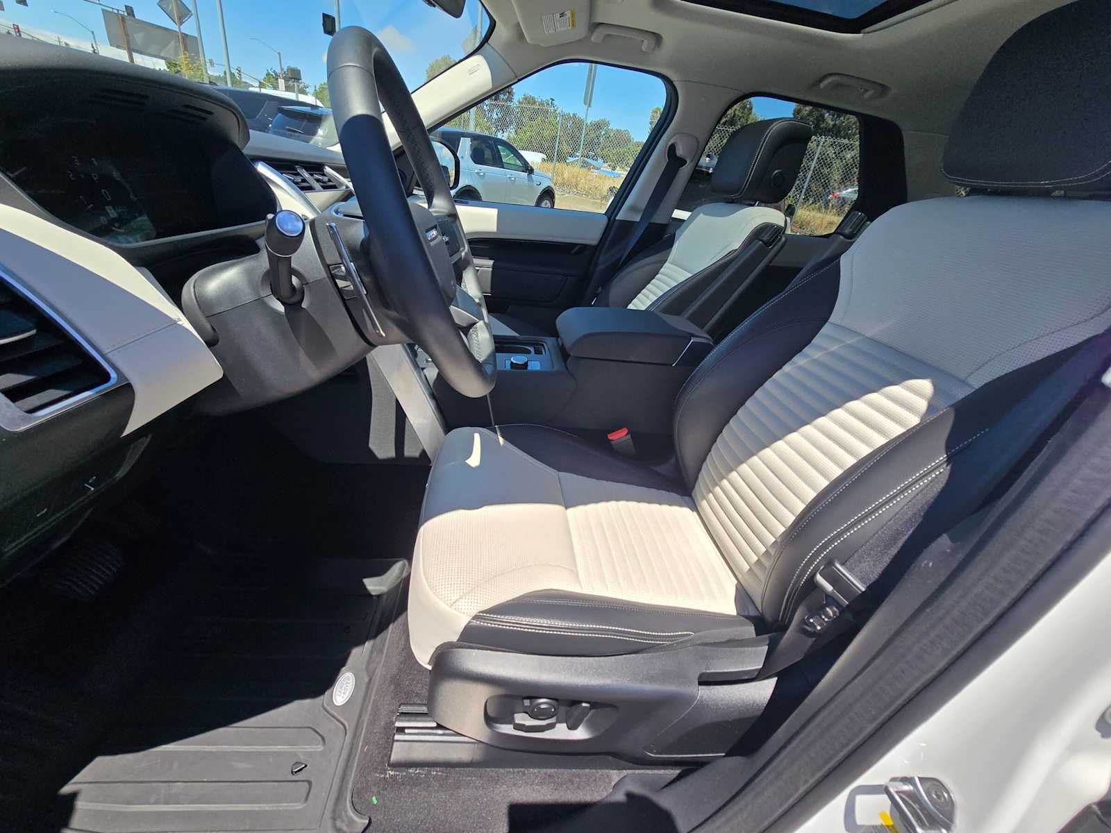 2025 Land Rover Discovery S