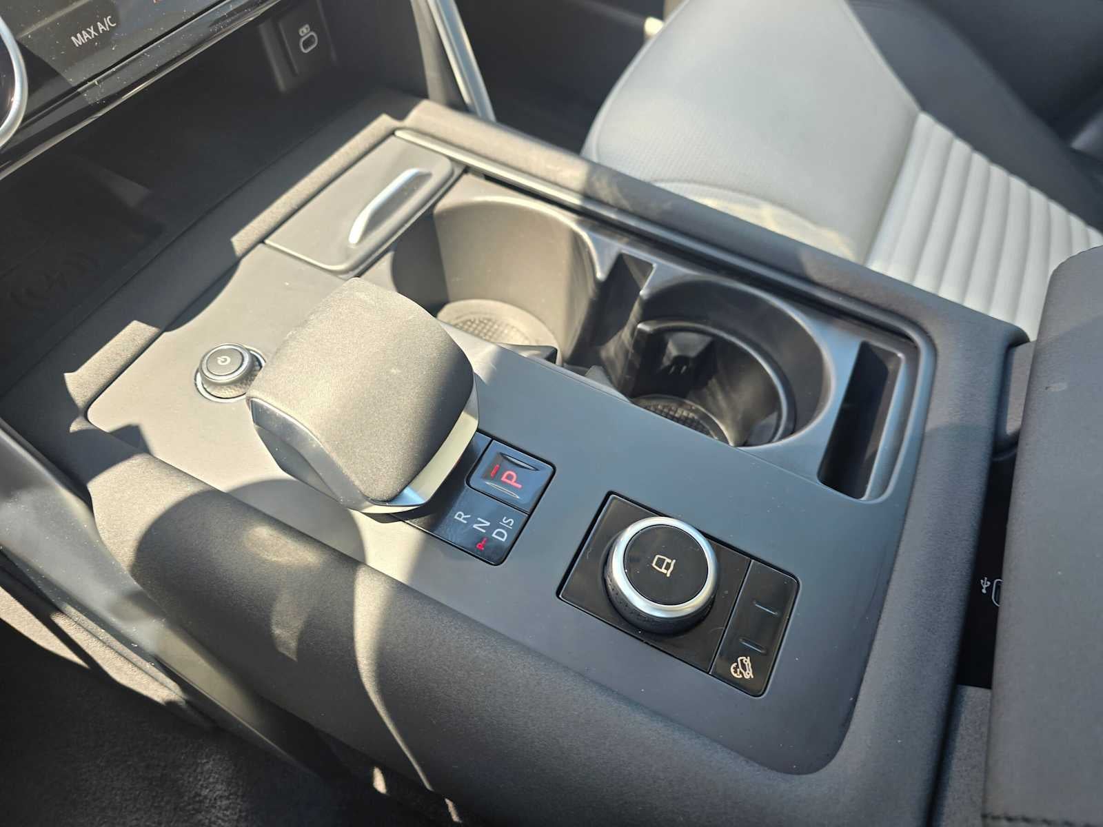 2025 Land Rover Discovery S