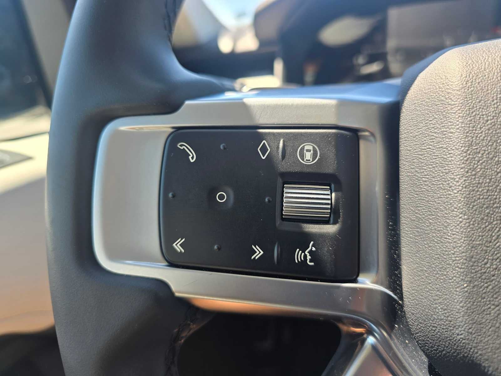 2025 Land Rover Discovery S