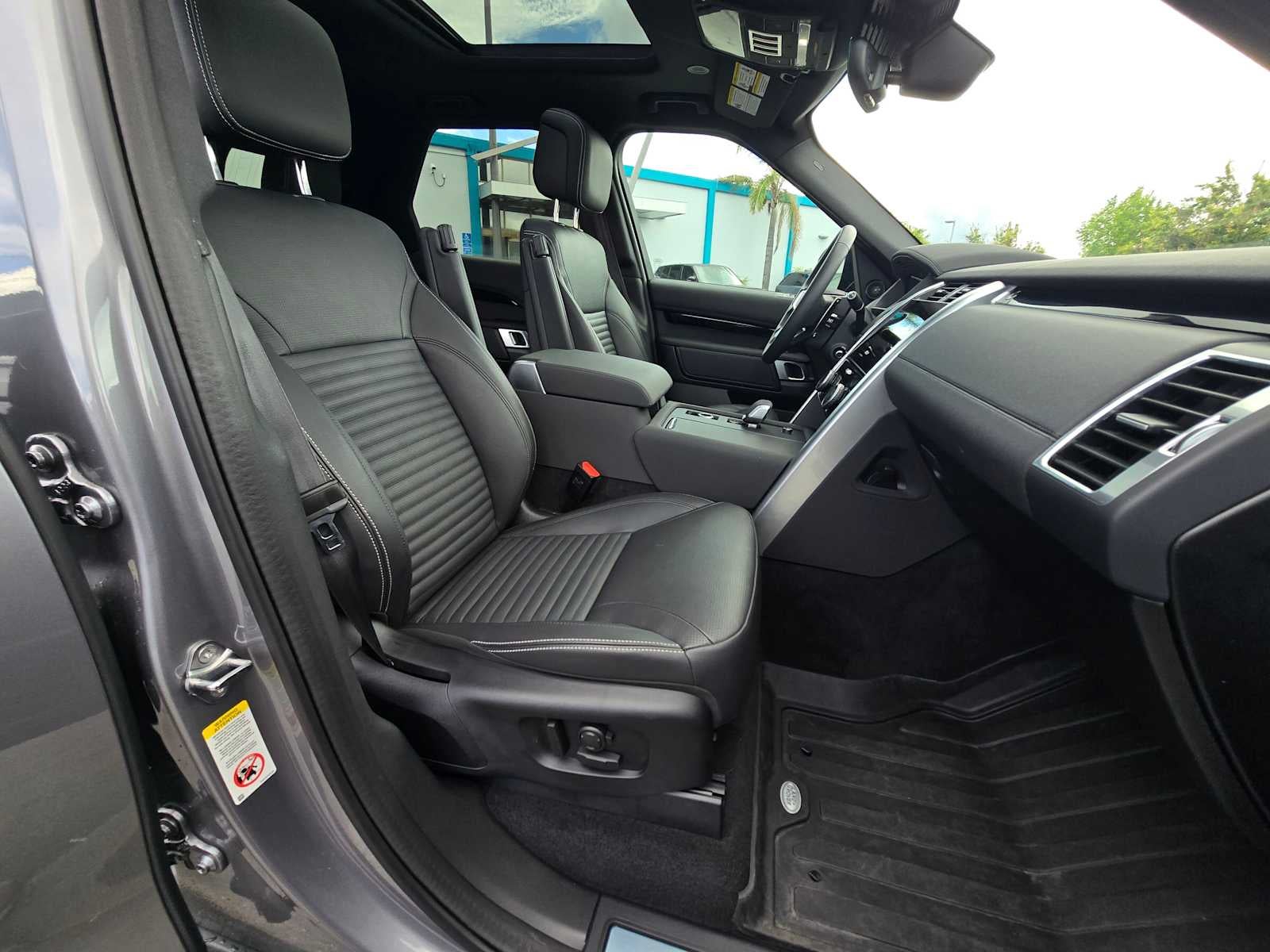 2025 Land Rover Discovery S