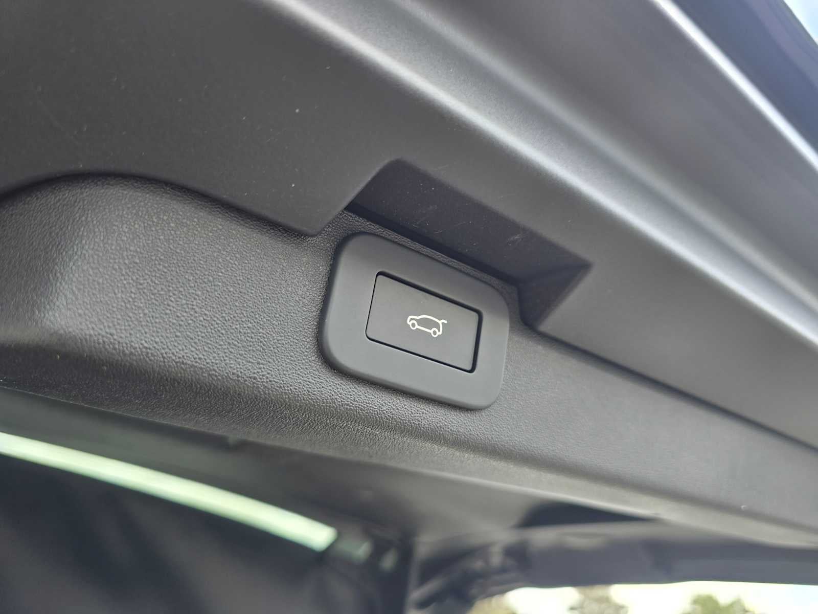 2025 Land Rover Discovery S