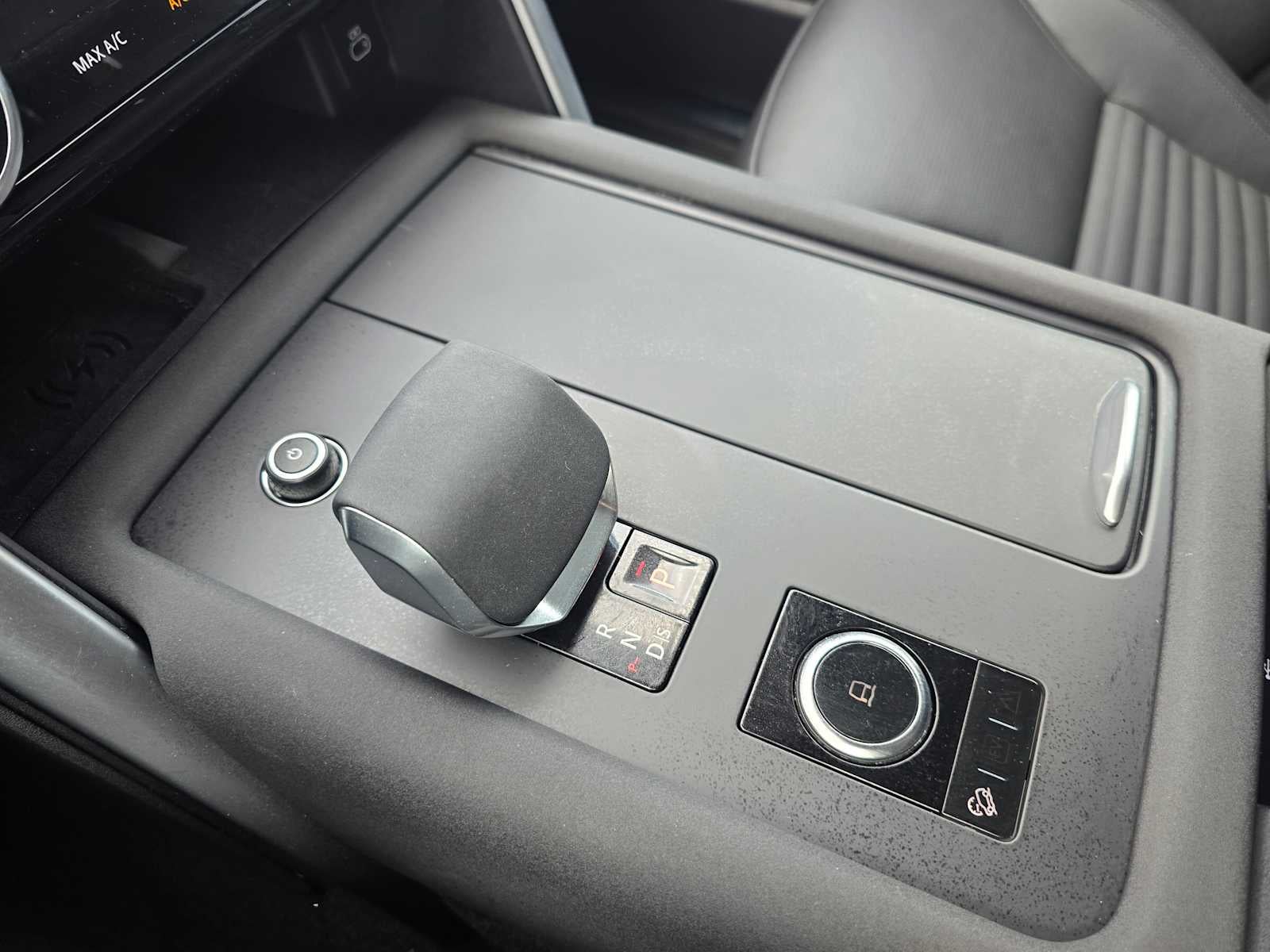 2025 Land Rover Discovery S