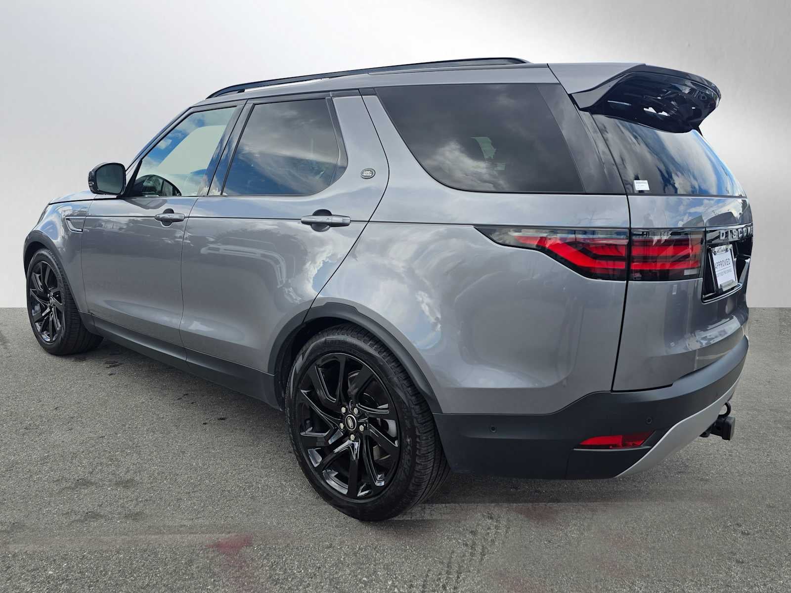 2025 Land Rover Discovery S