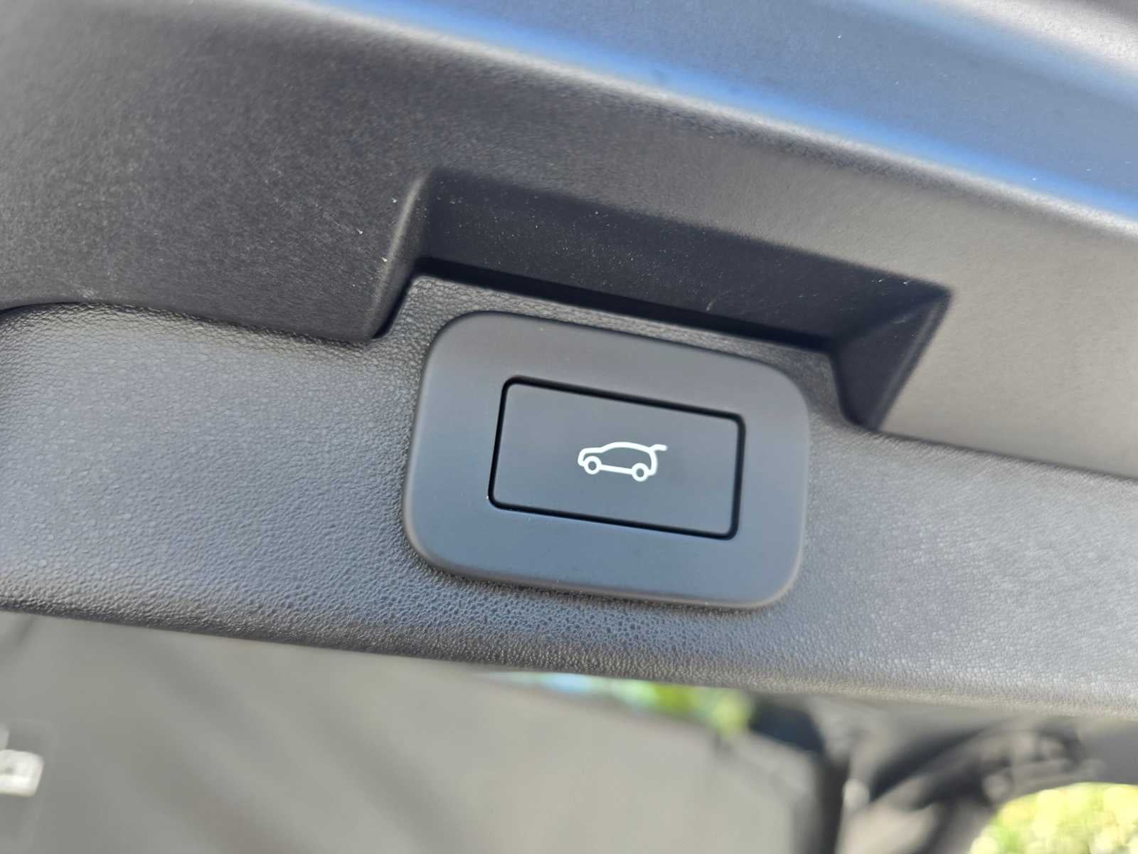 2025 Land Rover Discovery Dynamic SE