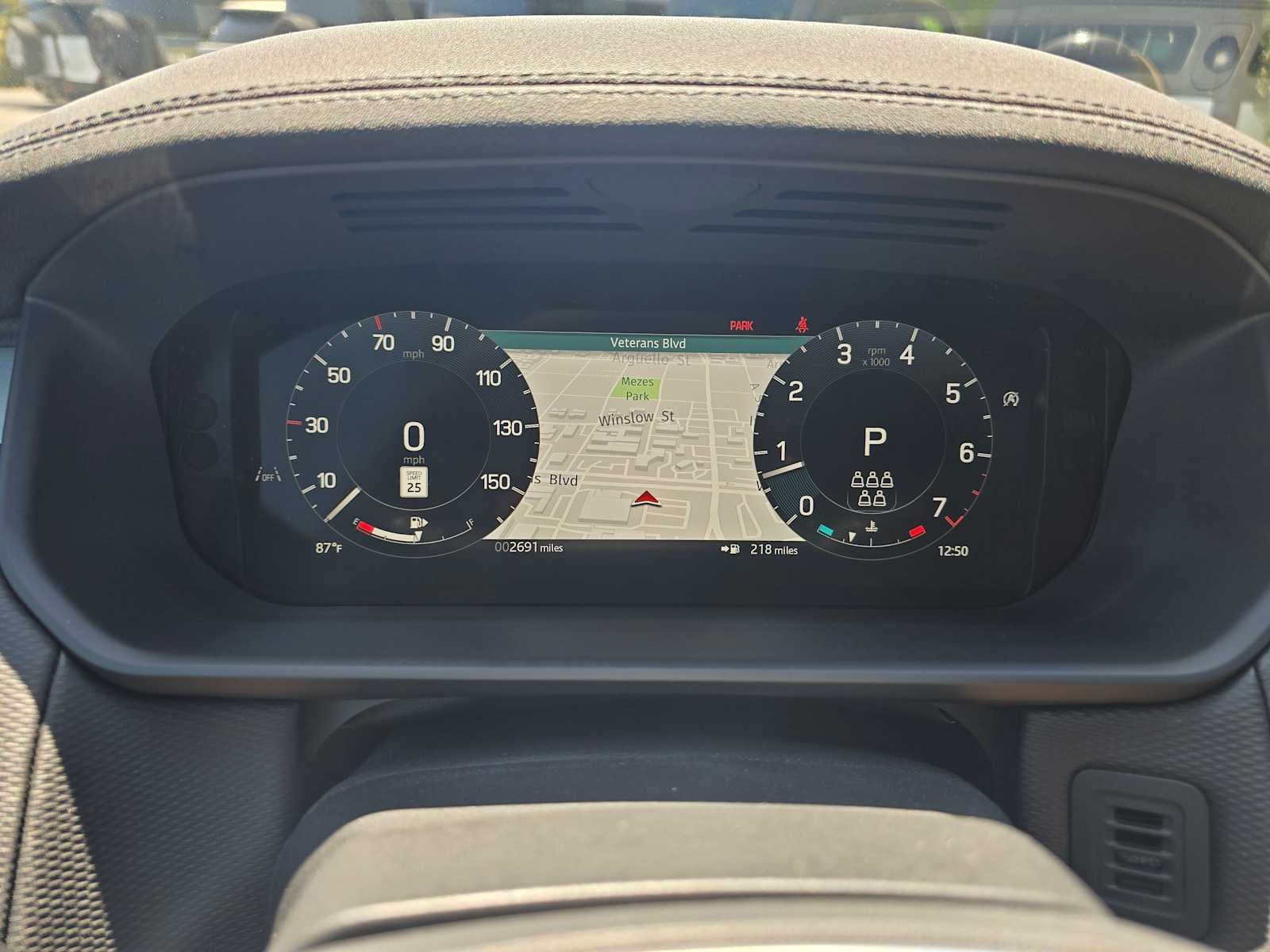 2025 Land Rover Discovery Dynamic SE