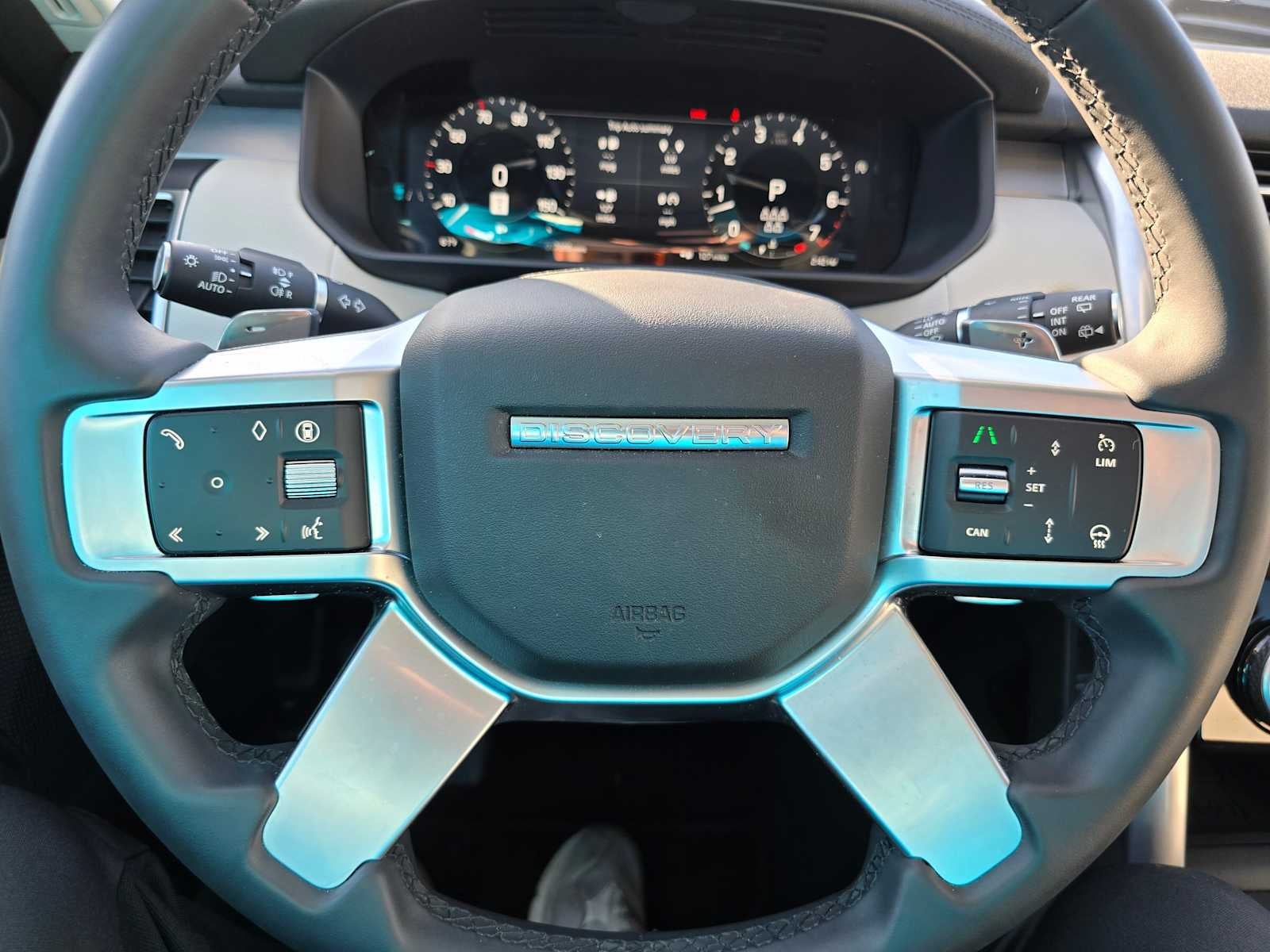 2025 Land Rover Discovery Dynamic SE