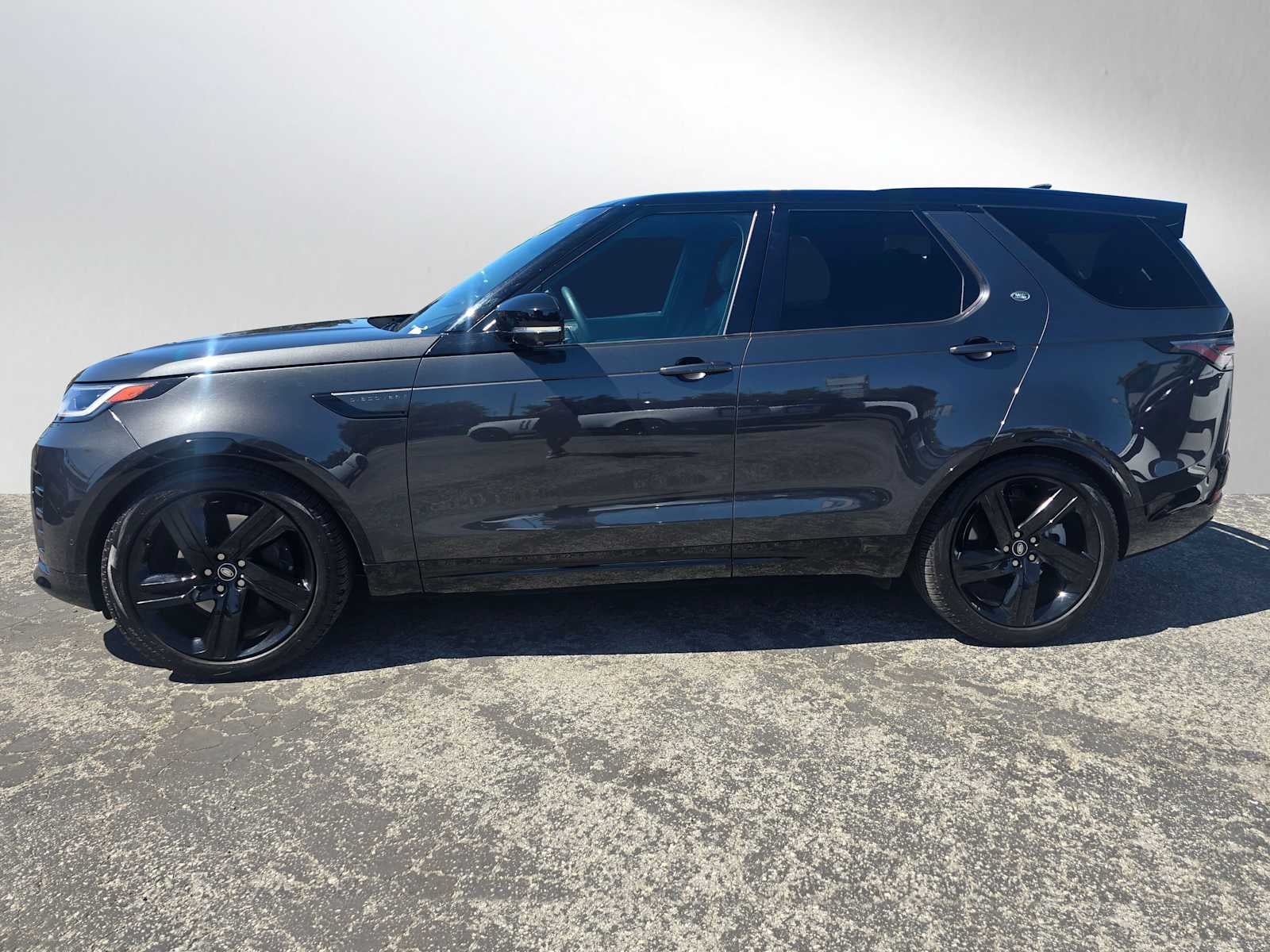 2025 Land Rover Discovery Dynamic SE