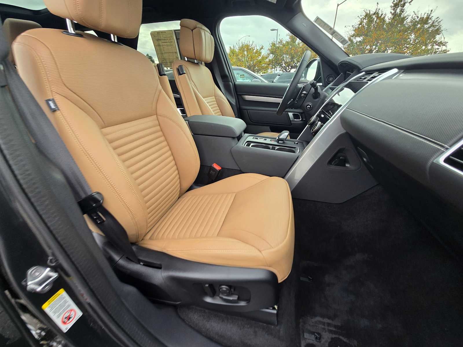 2025 Land Rover Discovery Dynamic SE