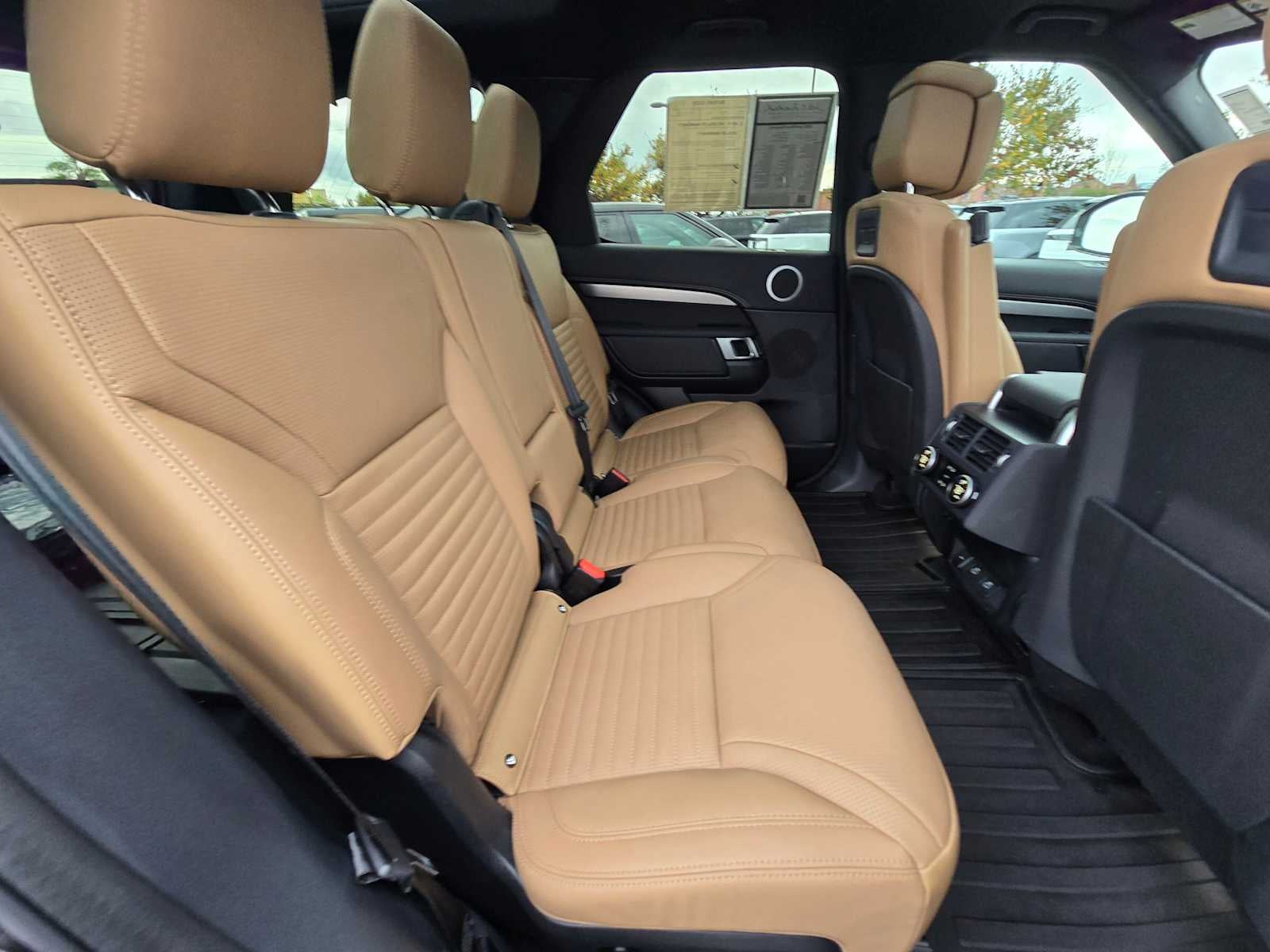 2025 Land Rover Discovery Dynamic SE