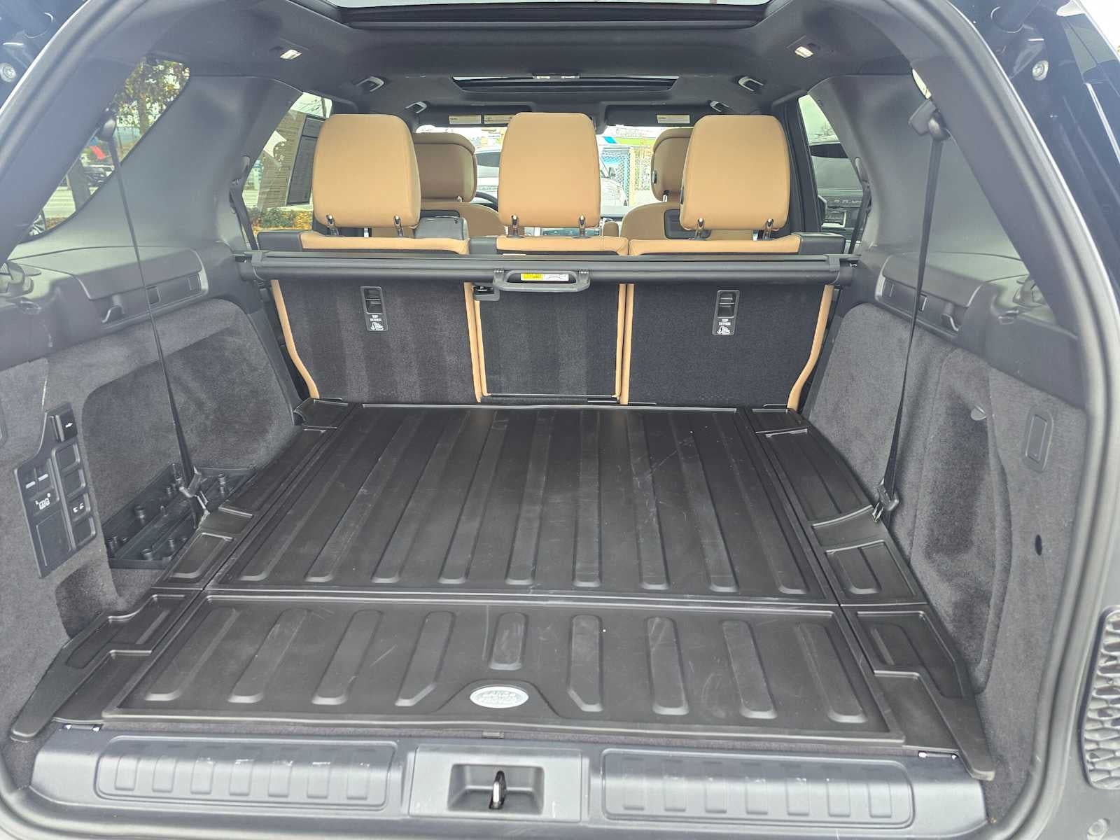 2025 Land Rover Discovery Dynamic SE