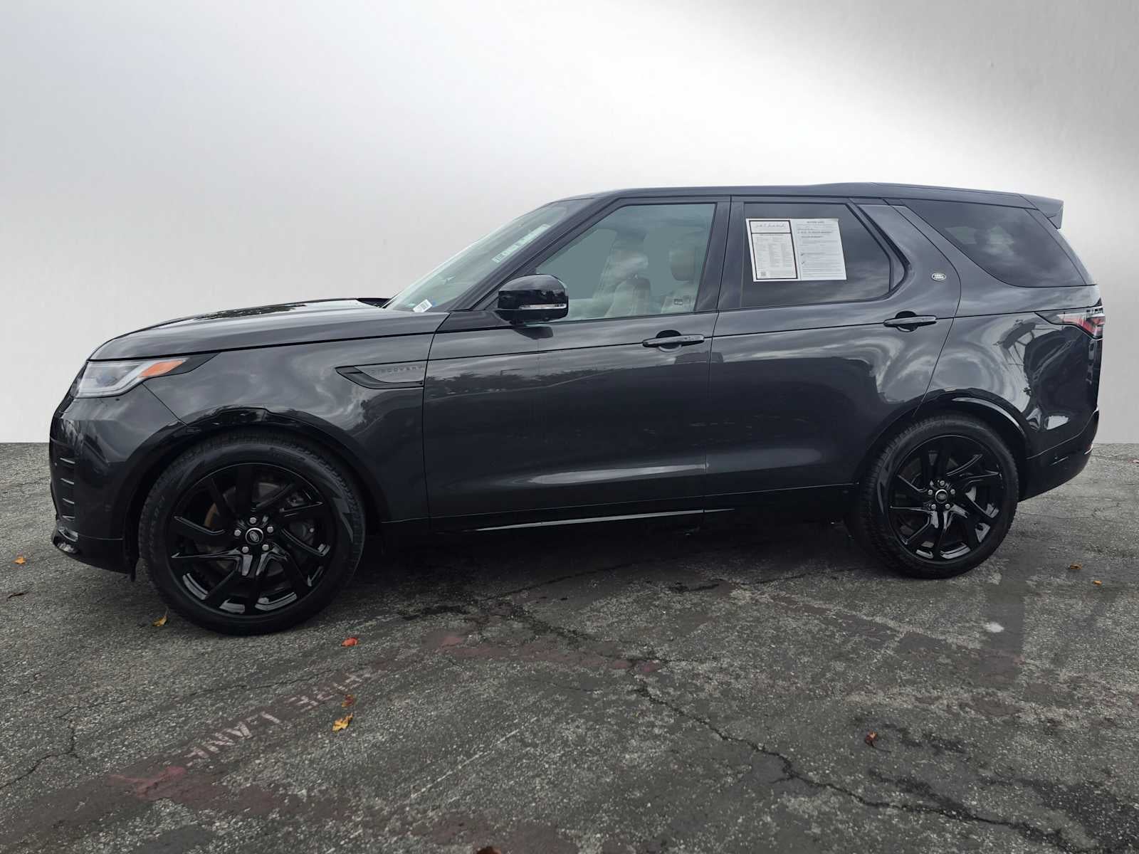 2025 Land Rover Discovery Dynamic SE
