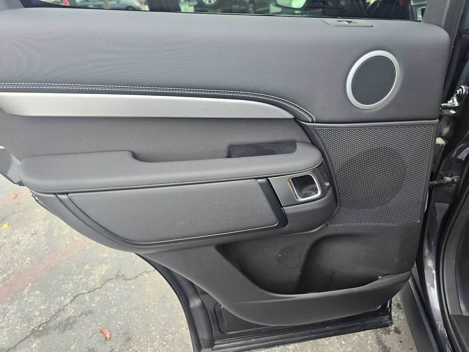 2025 Land Rover Discovery Dynamic SE