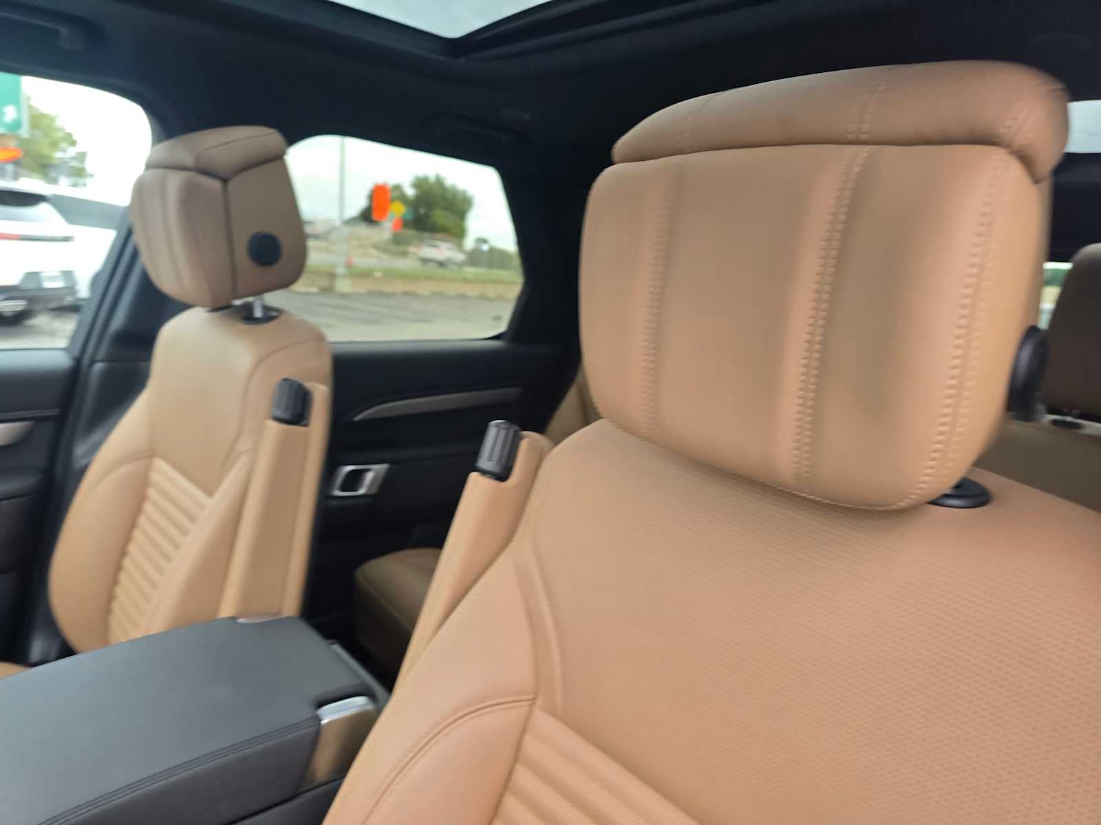 2025 Land Rover Discovery Dynamic SE