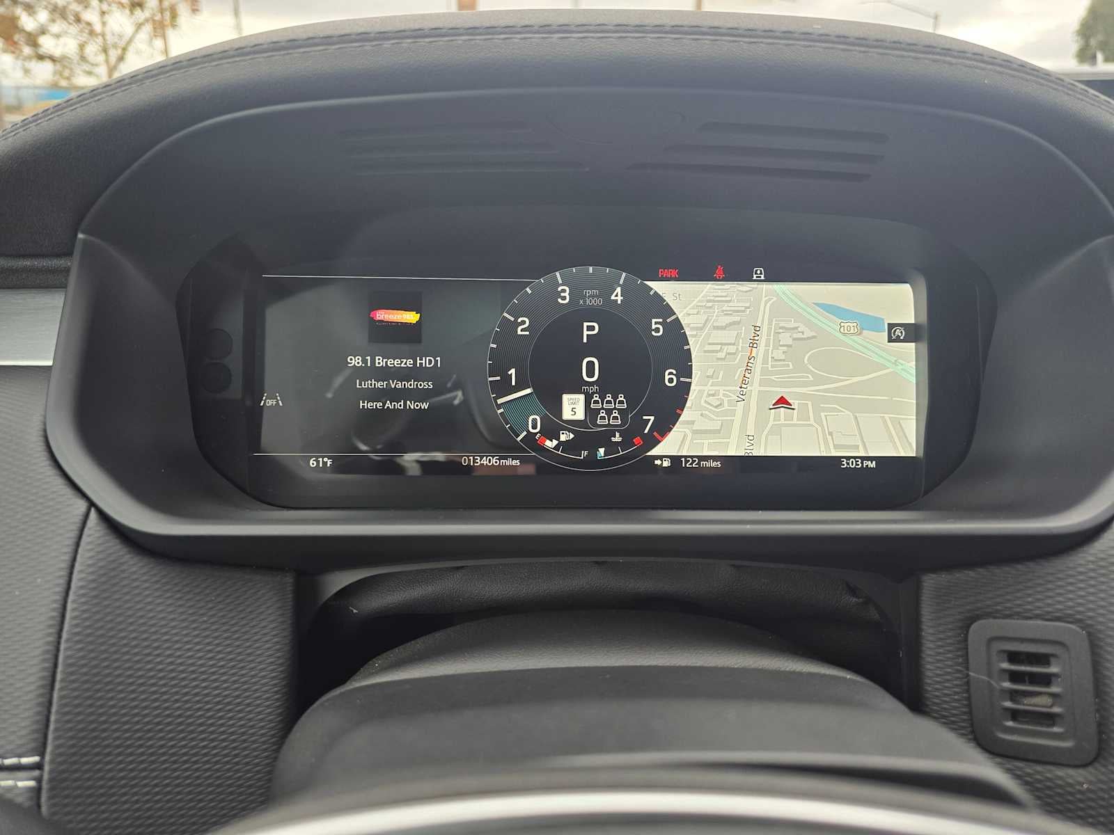 2025 Land Rover Discovery Dynamic SE