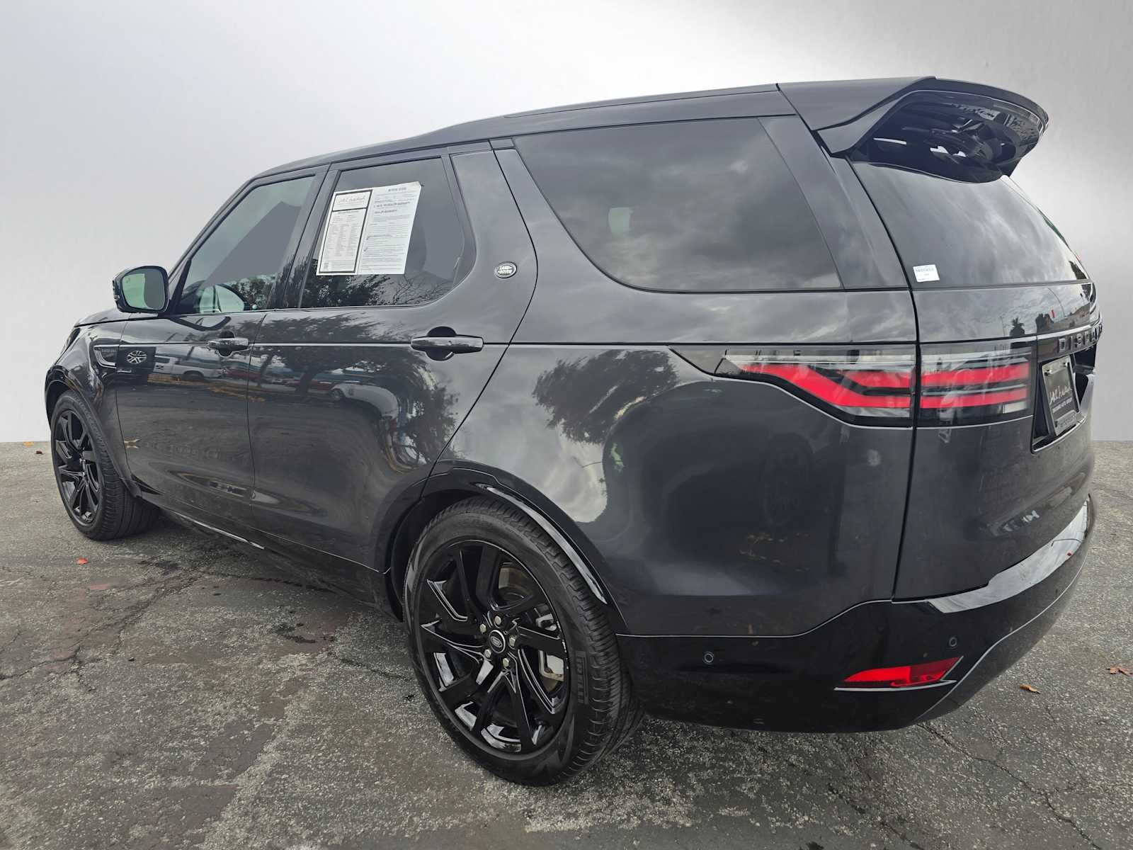 2025 Land Rover Discovery Dynamic SE