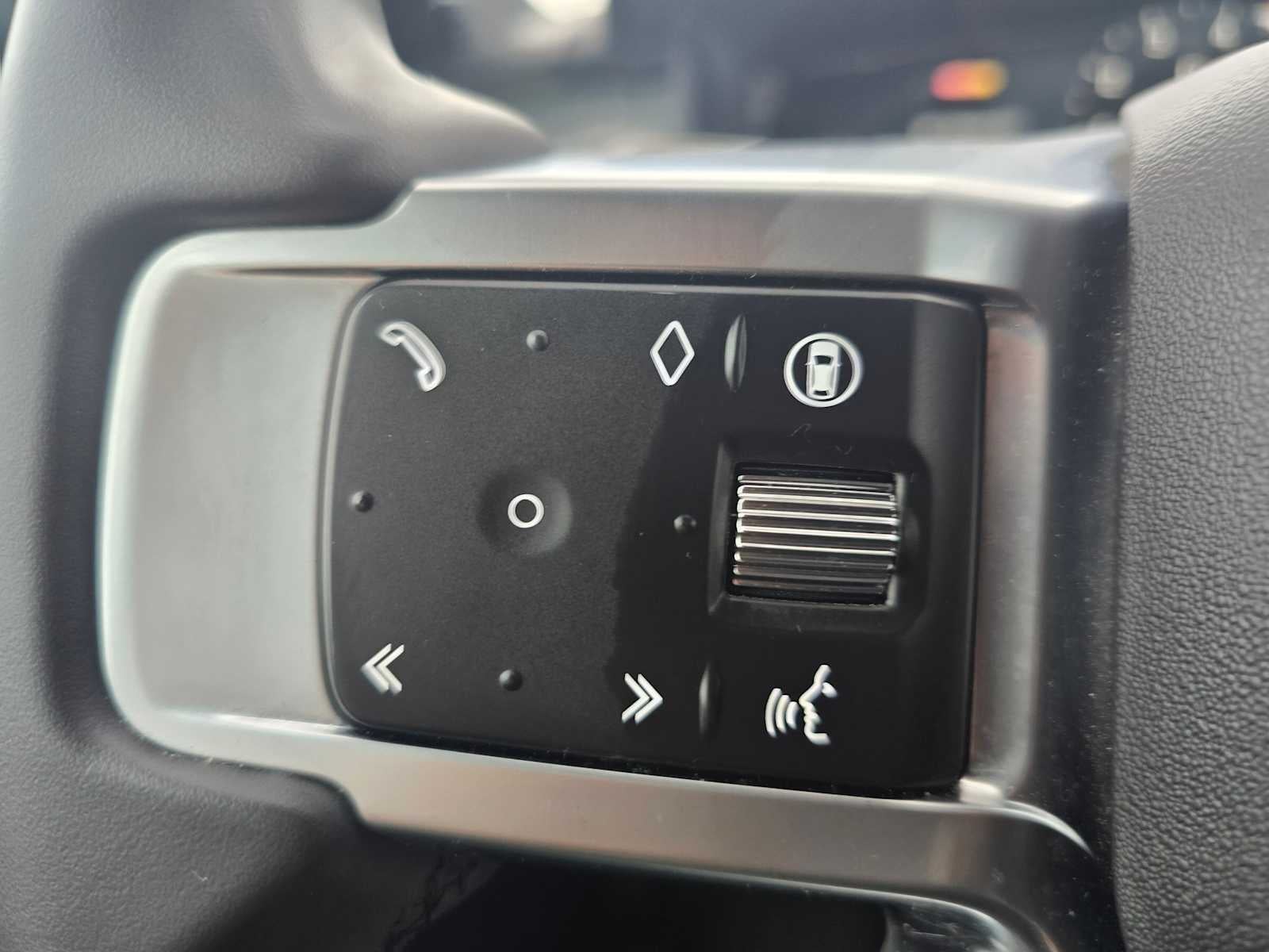 2025 Land Rover Discovery Dynamic SE