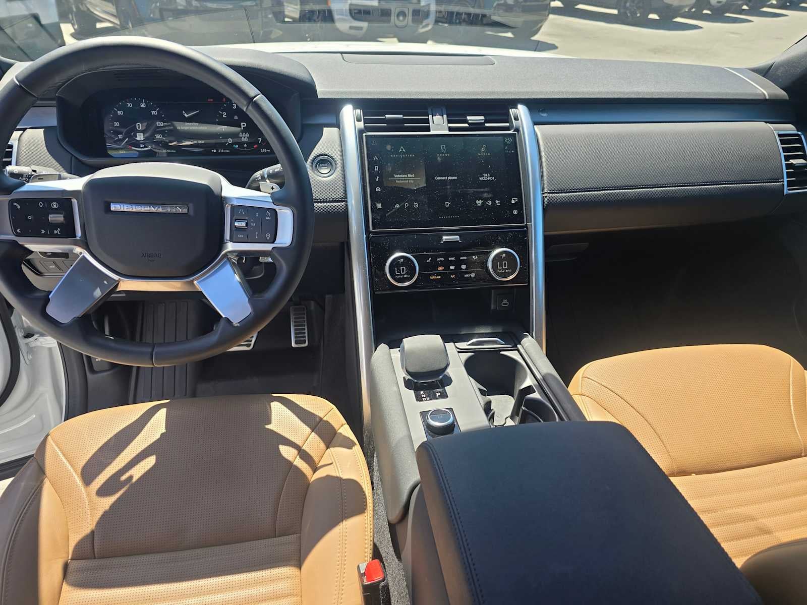 2025 Land Rover Discovery Dynamic SE