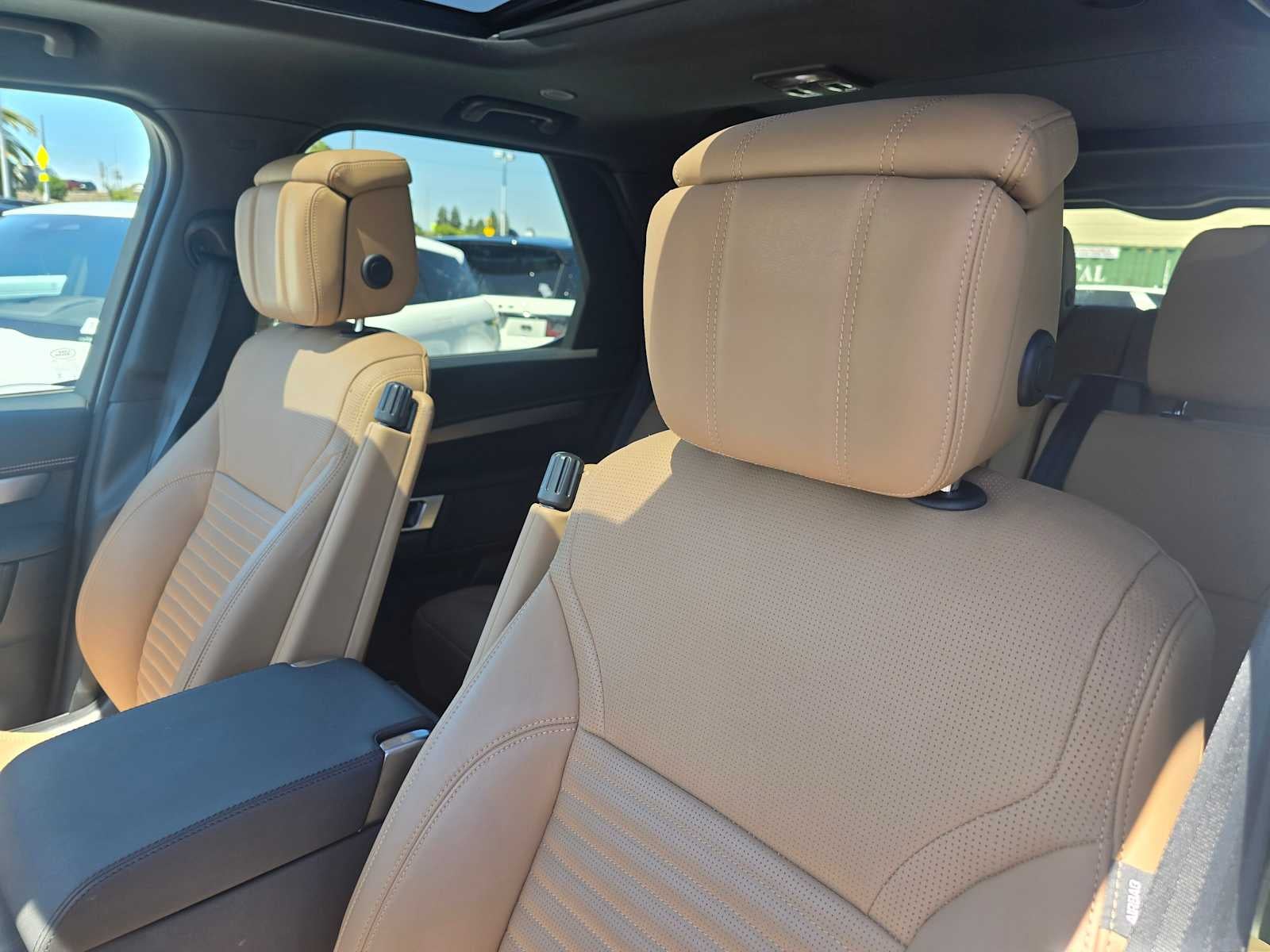 2025 Land Rover Discovery Dynamic SE