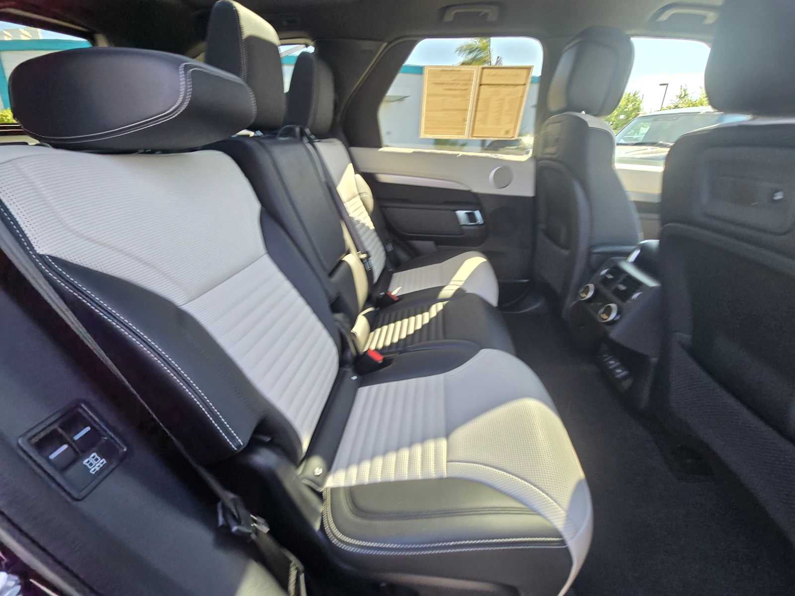 2023 Land Rover Discovery S R-Dynamic