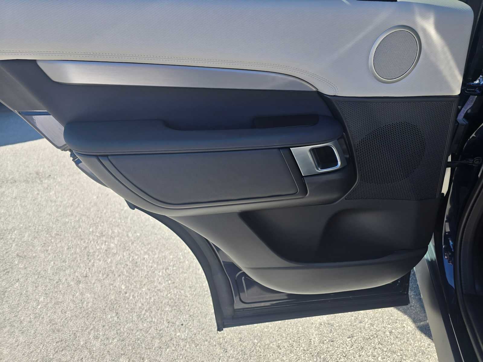 2023 Land Rover Discovery S R-Dynamic